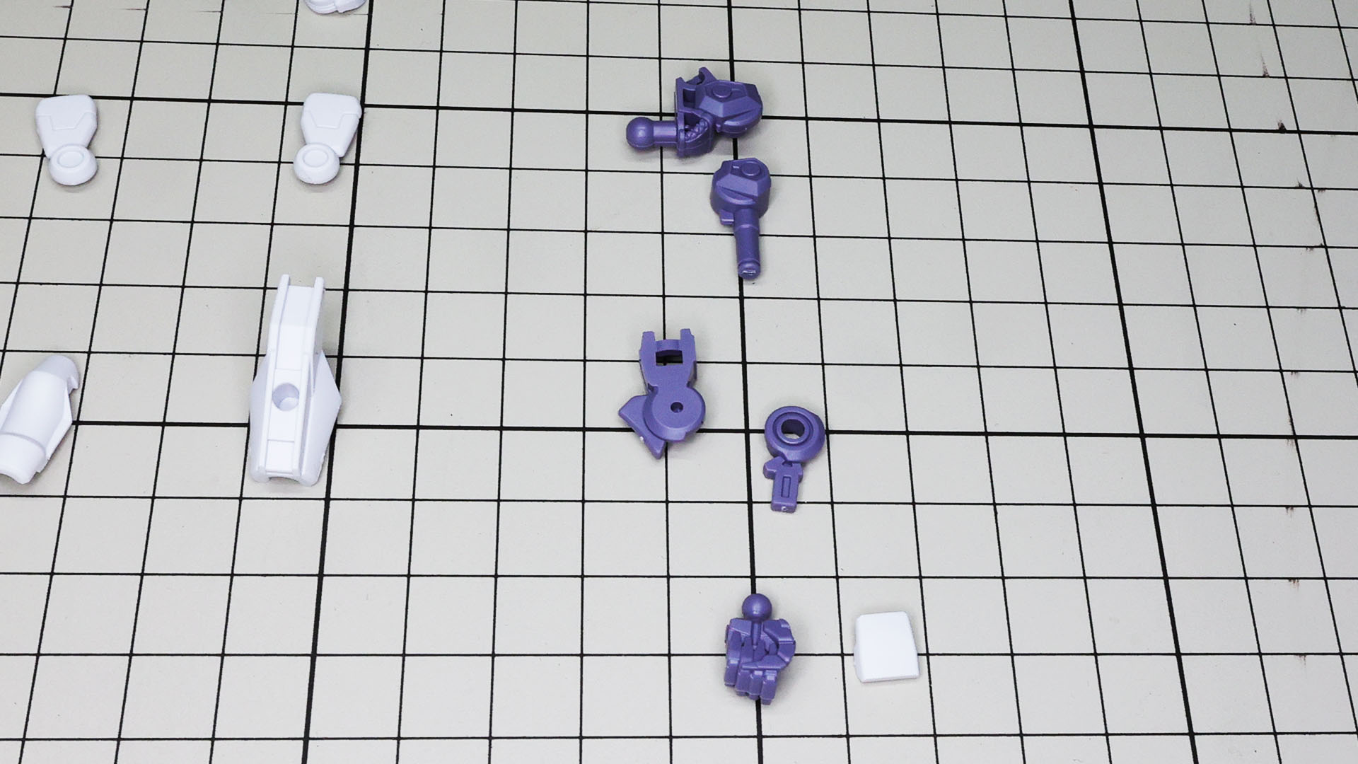 そこへ装甲を組み付けていきます