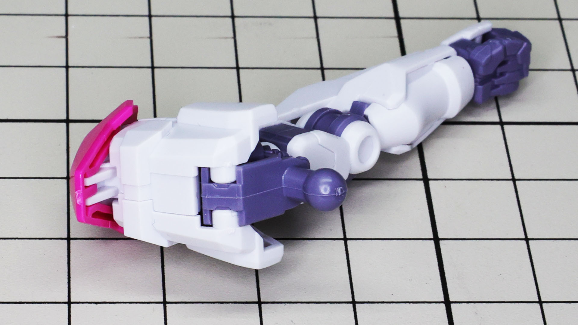 腕の内側から見たところ。全体がディテールをもってつながることがわかります