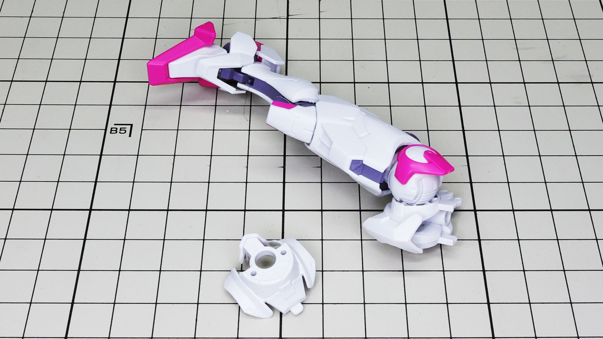 簡素な構造ながらディテール満載です