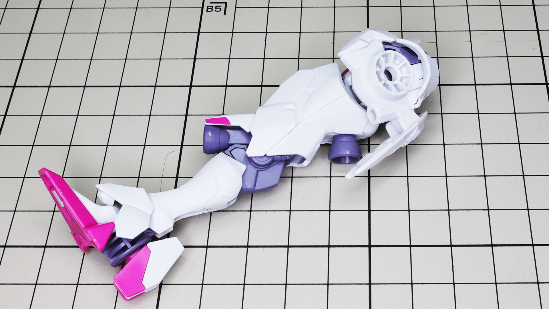 簡素な構造ながらディテール満載です