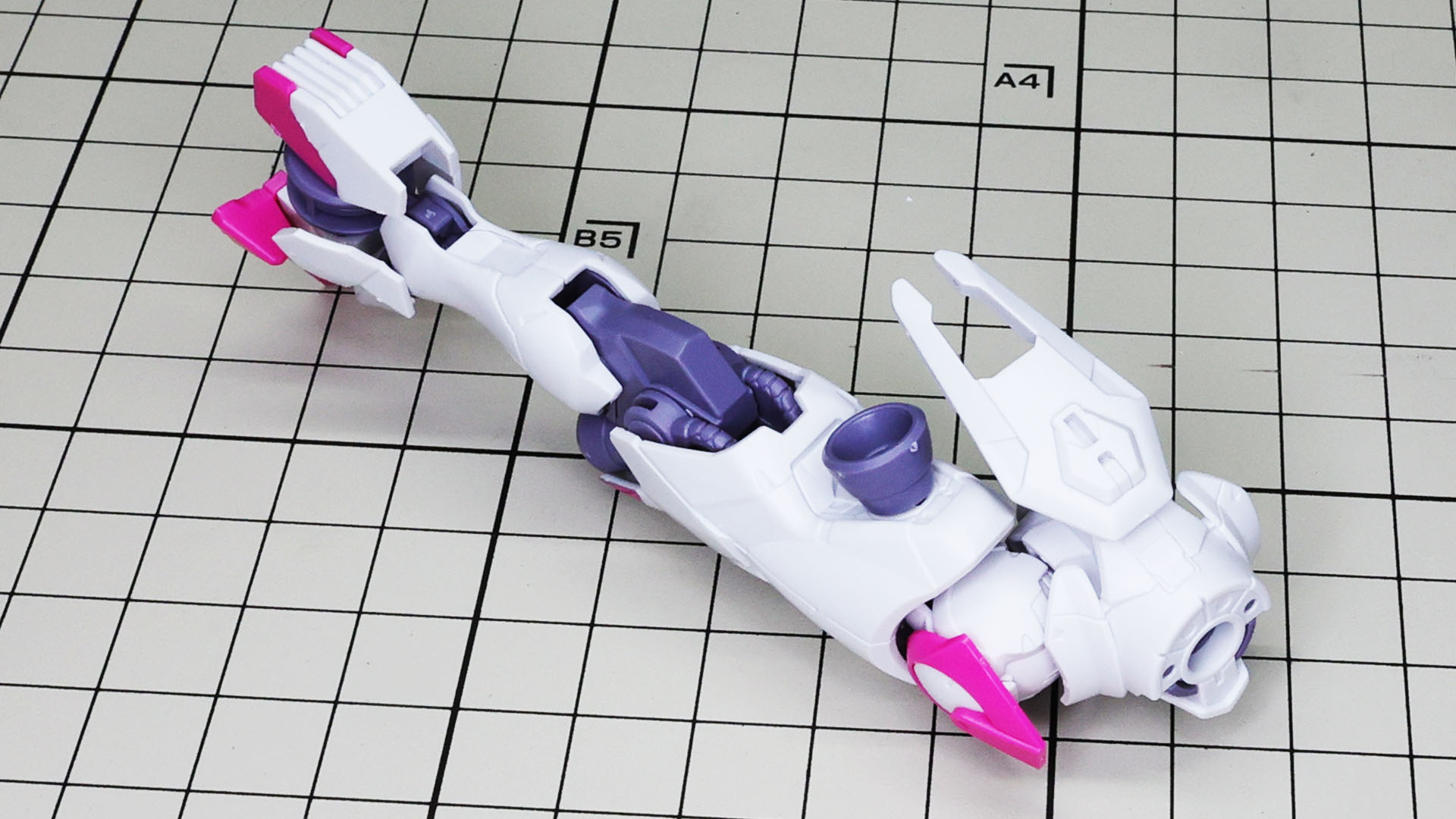 簡素な構造ながらディテール満載です