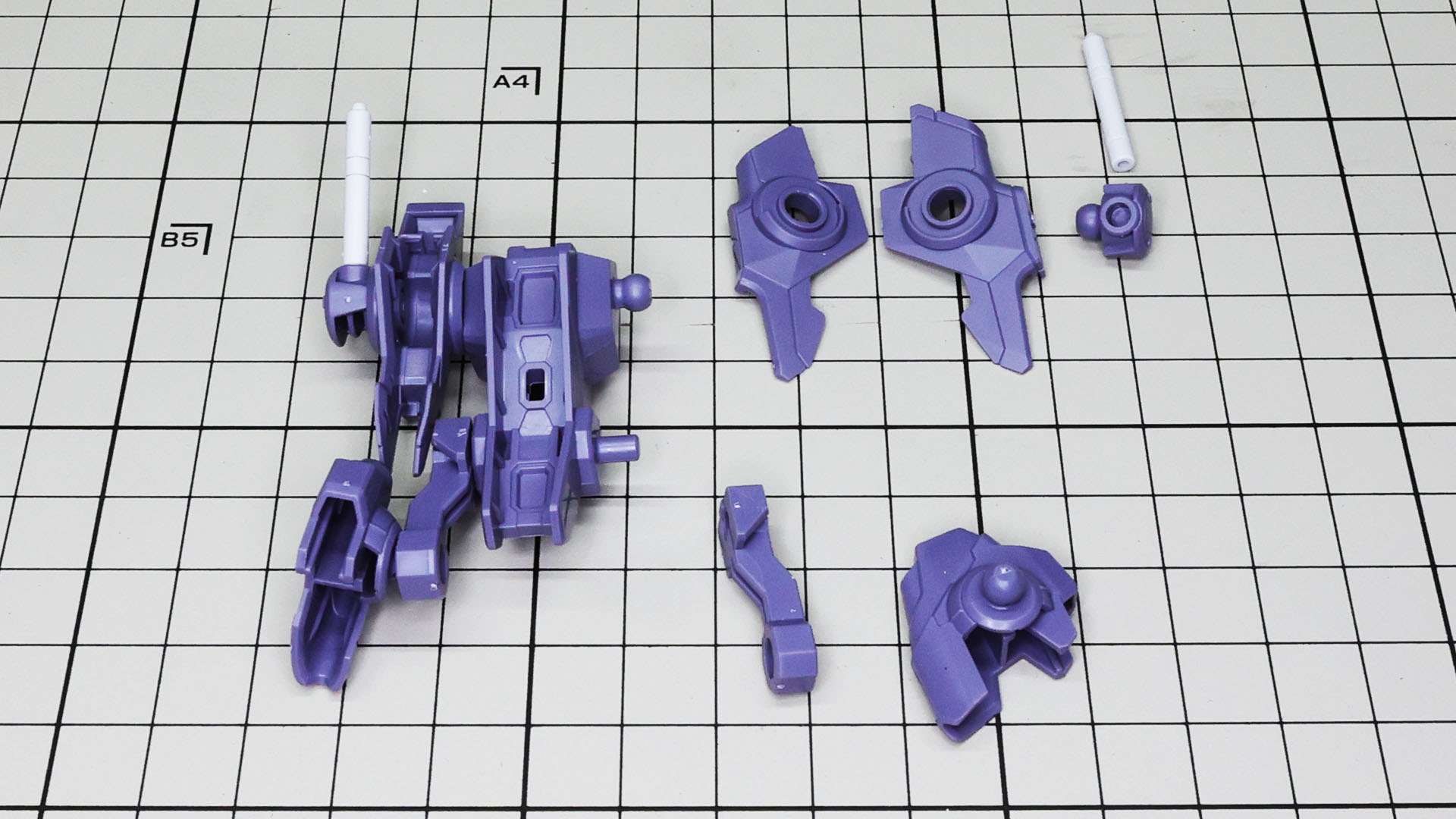 それぞれのユニットの作りはかんたん、貼り合わせて完成です