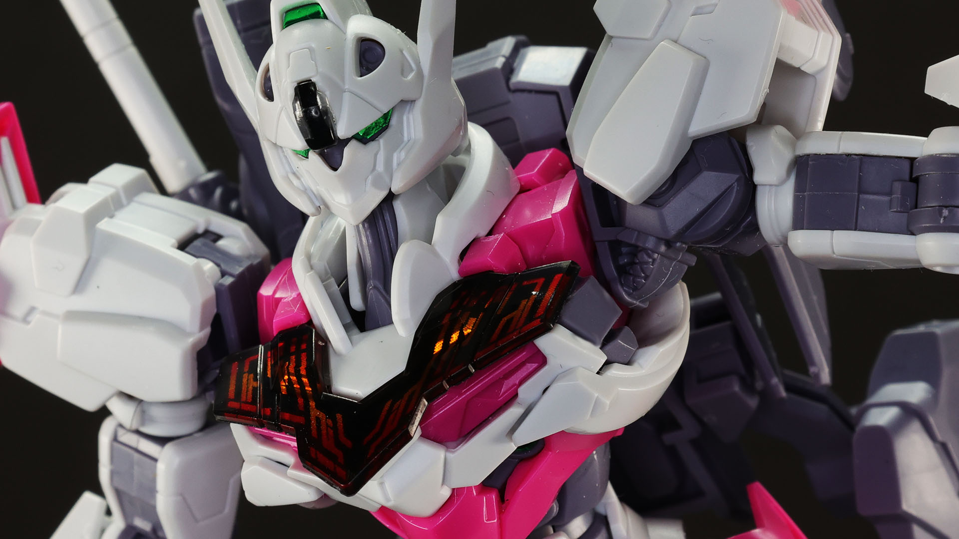 光の当たり方で表情を変えます