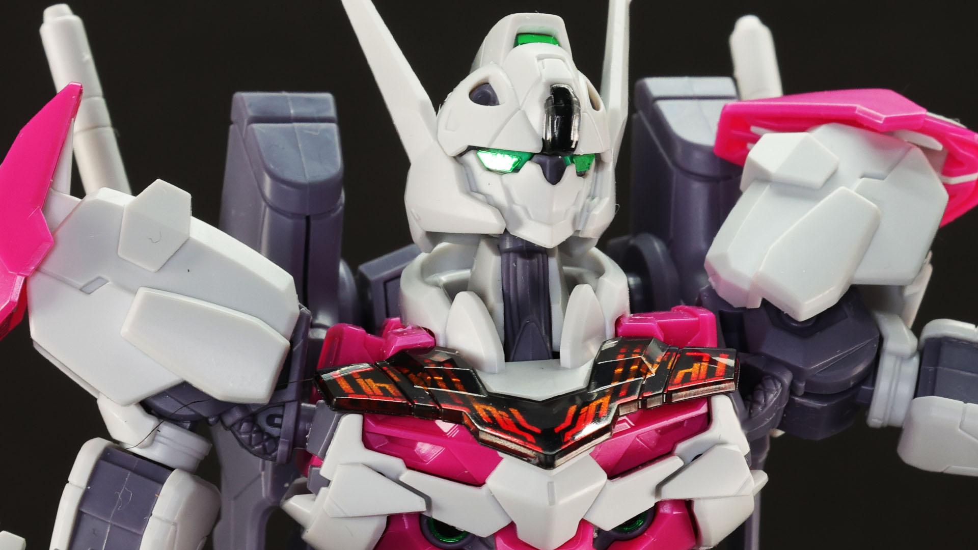 光の当たり方で表情を変えます