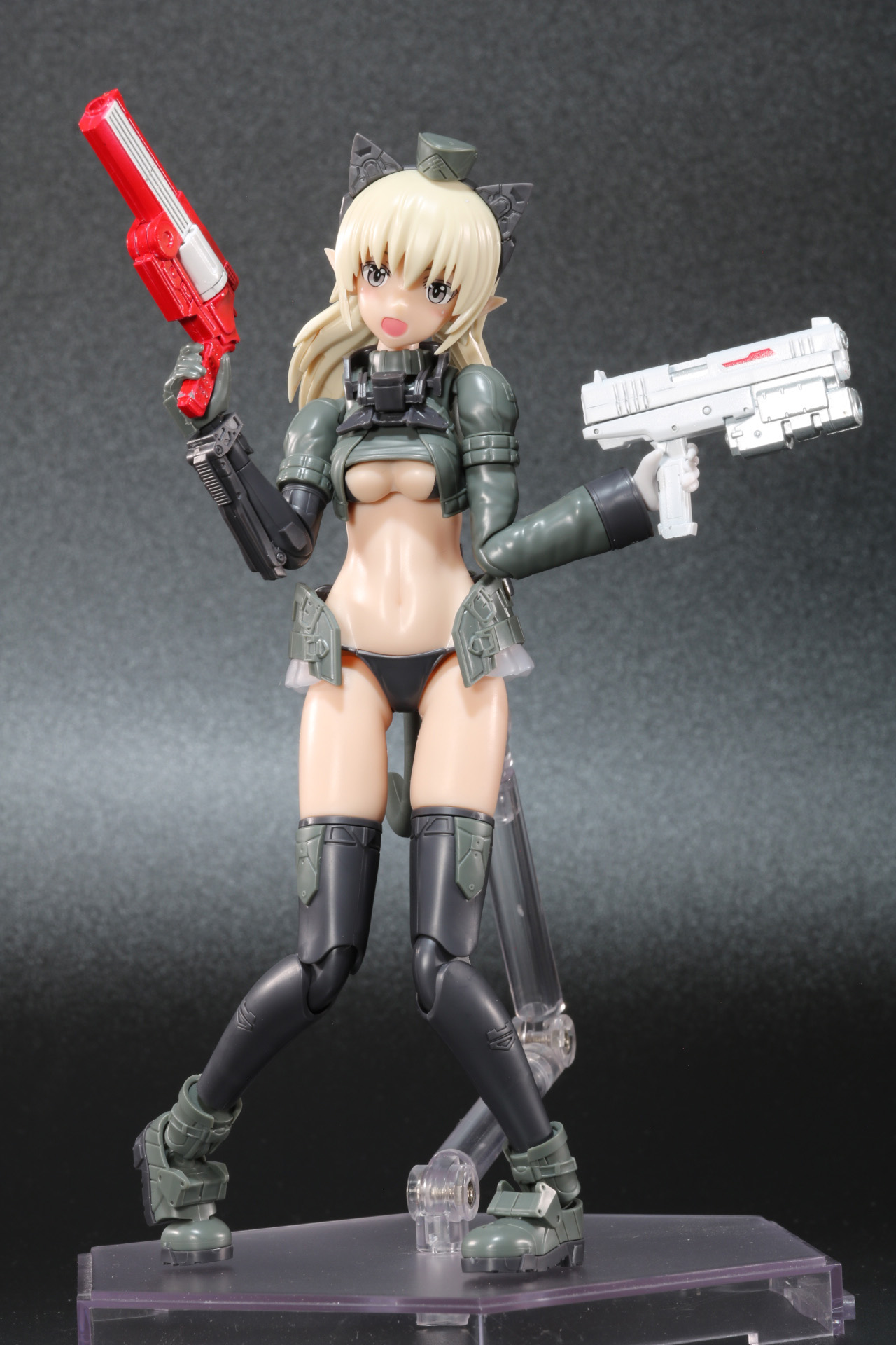 塗装した「ウェポンユニット24 ハンドガン」