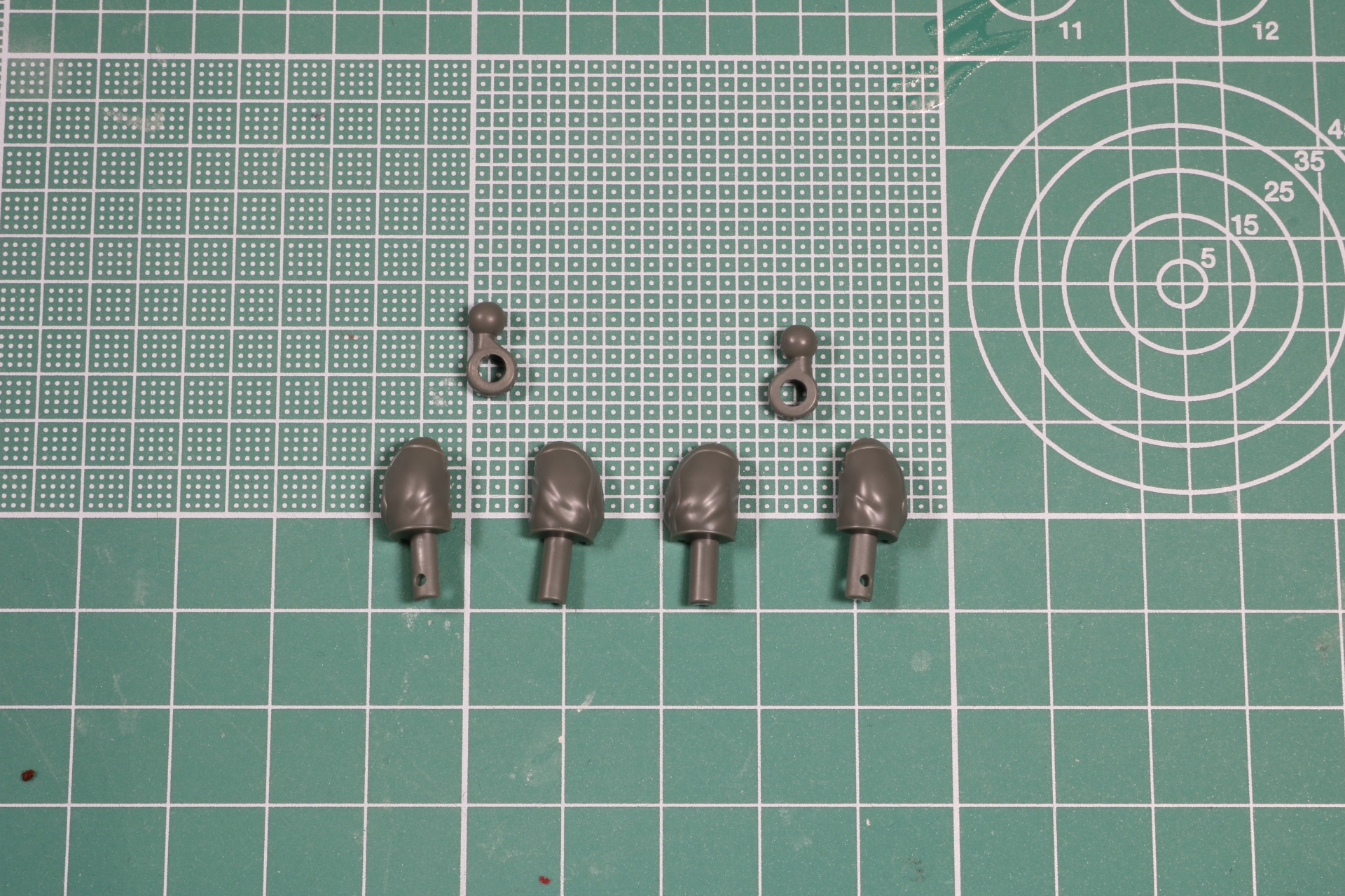 軸可動で肩の上下の動きが可能