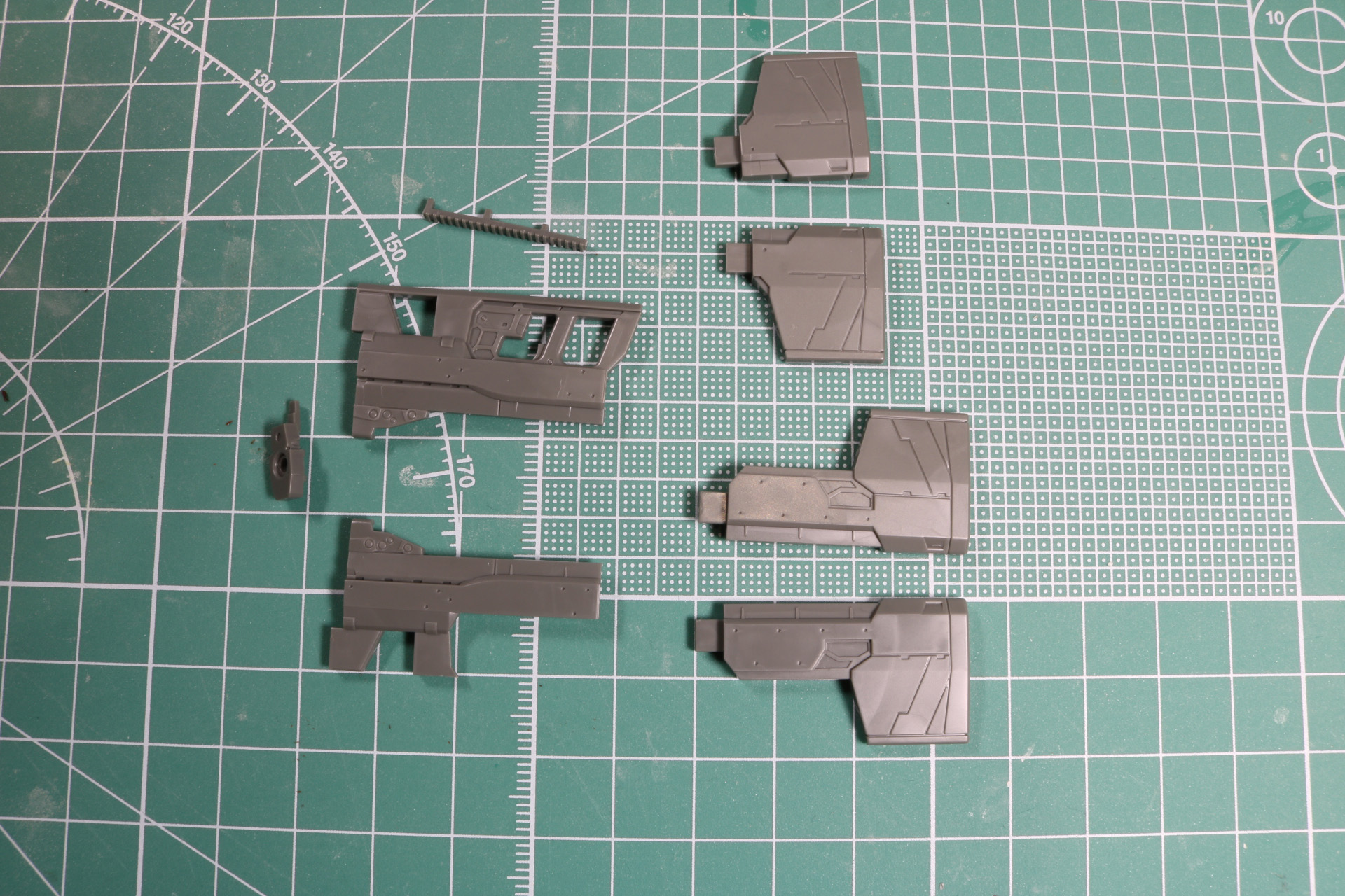 銃のストックは長いものと短いものが選べ、簡単に付け替えることができる