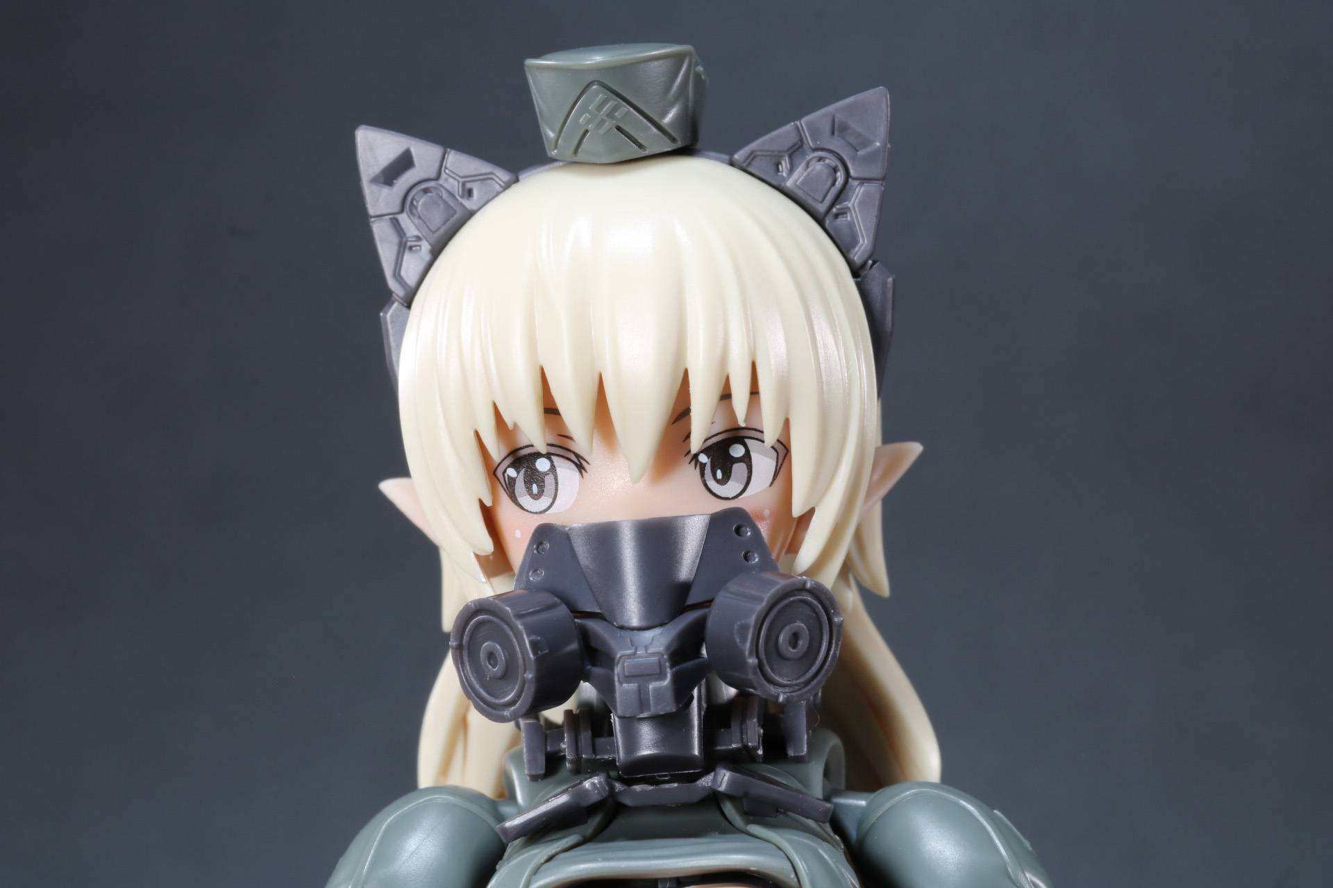 顔を近づけると装着しているようになる