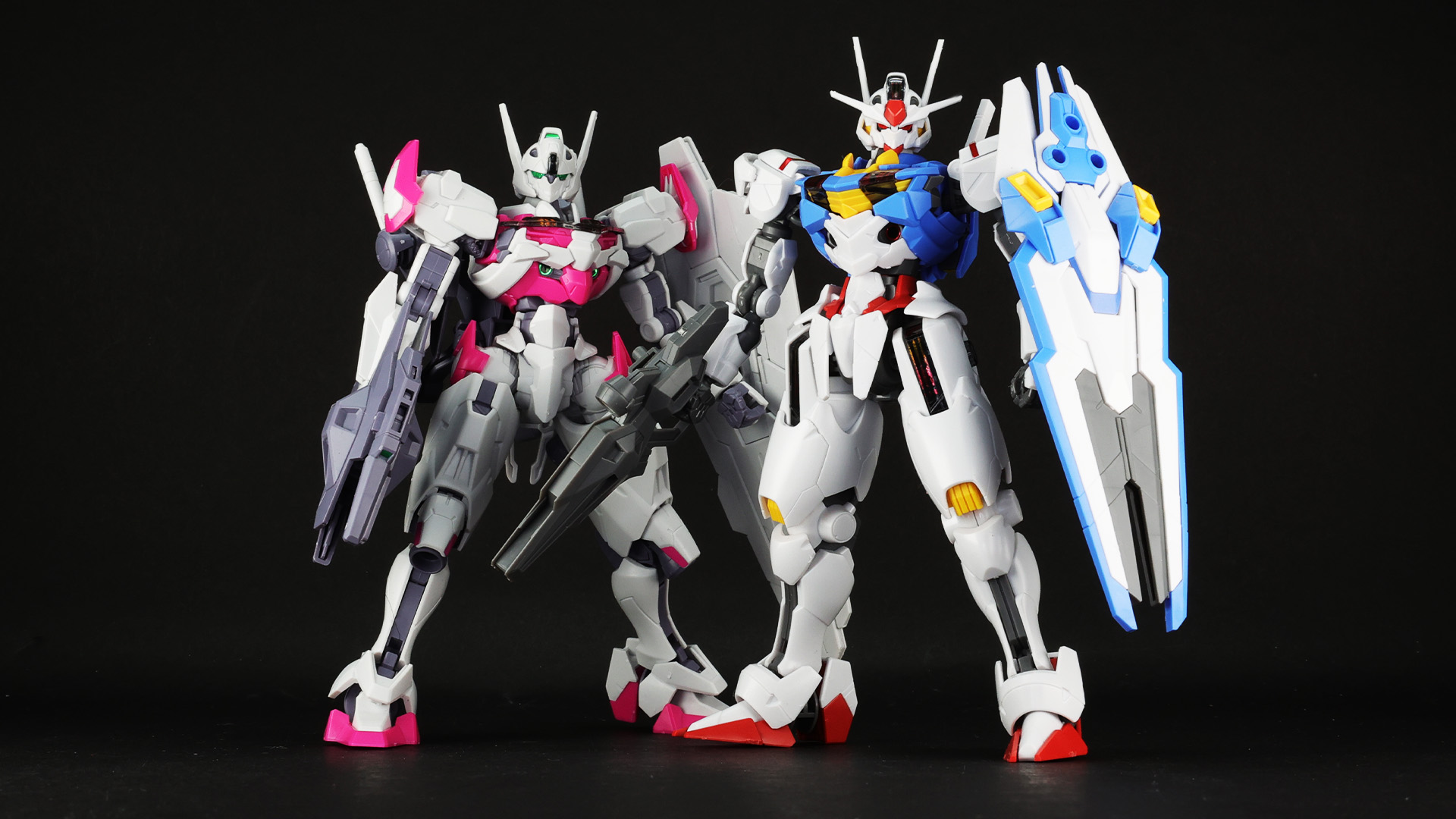 左がルブリス、右がエアリアル。ルブリスの発展後継機に見える