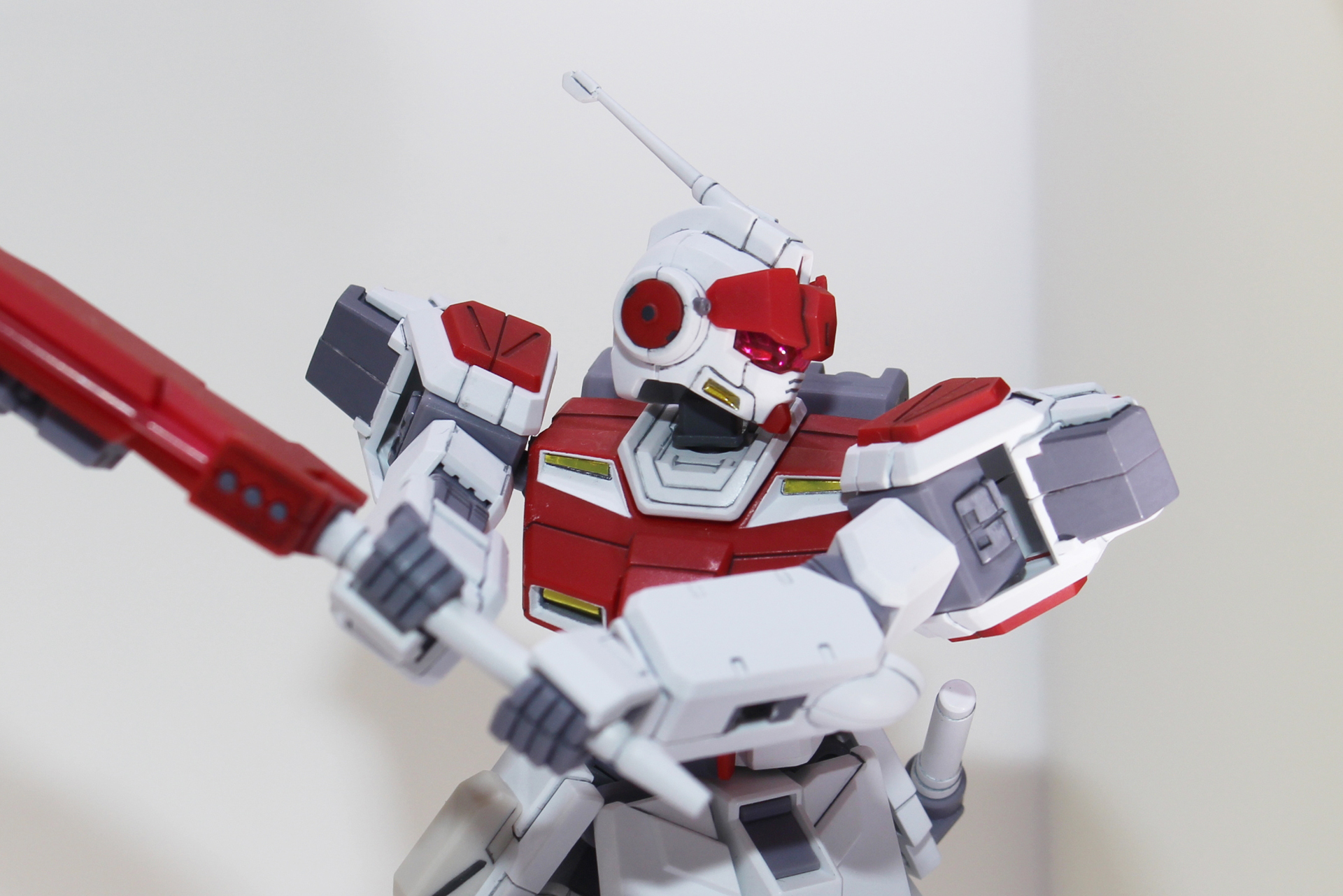 これはAREUS発動時の赤いバイザー。ノーマル状態は緑のバイザーを選択する