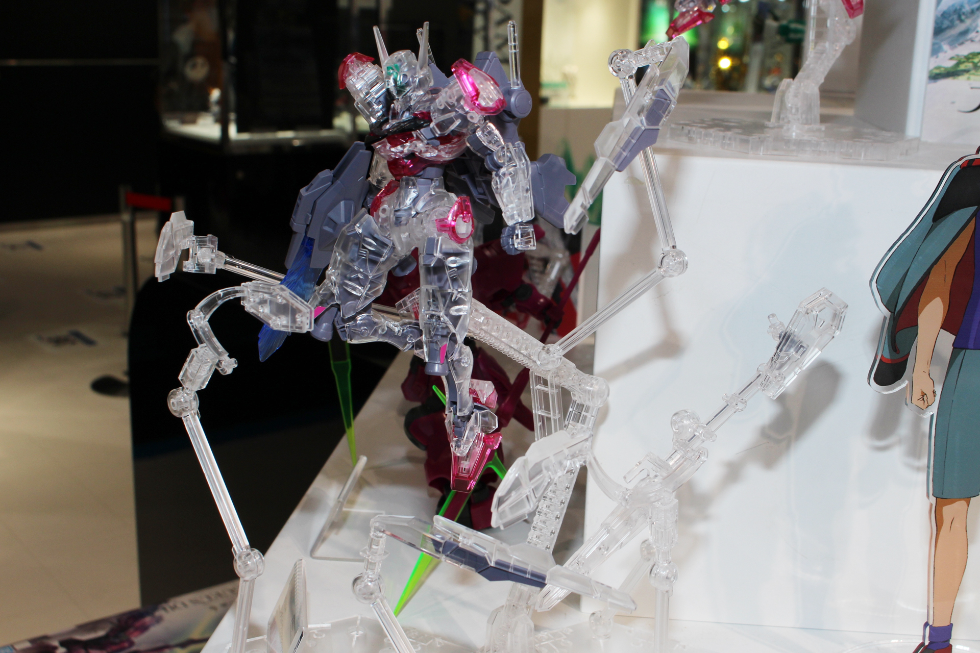 ガンビットの展開には、アクションベース等の台座が必要となる