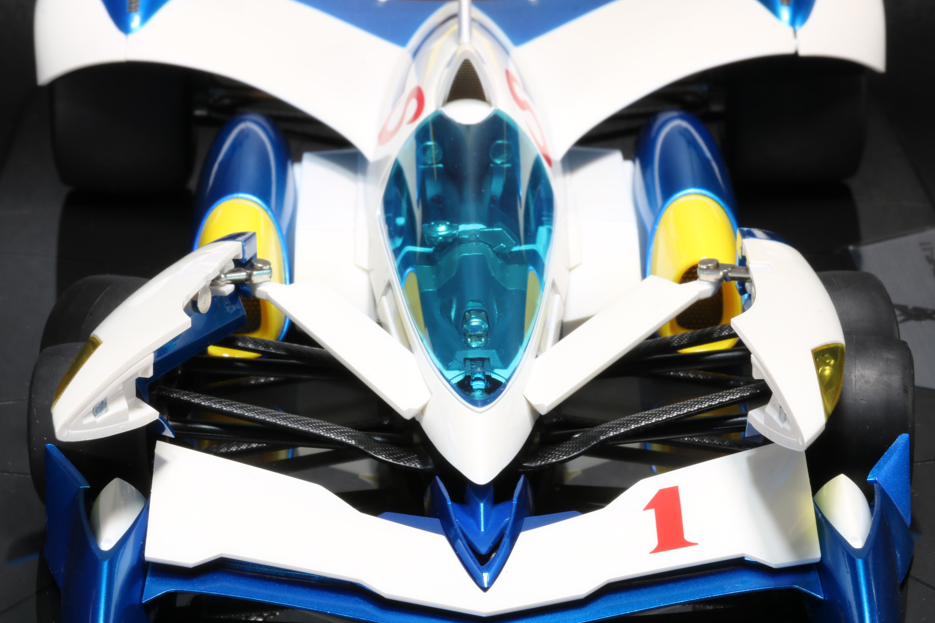 フロントパーツを分離