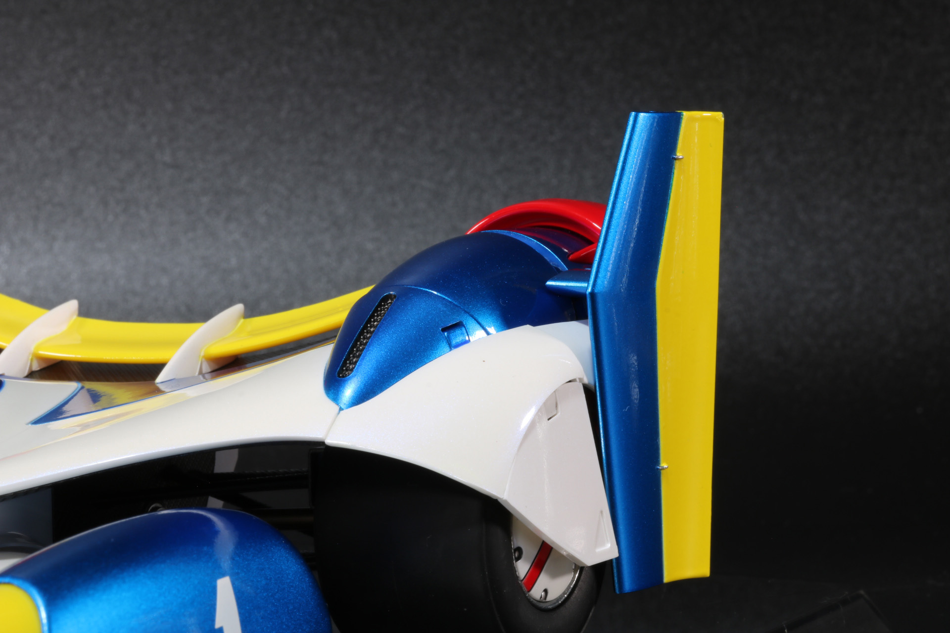 左右のブーストポッドを引き上げる