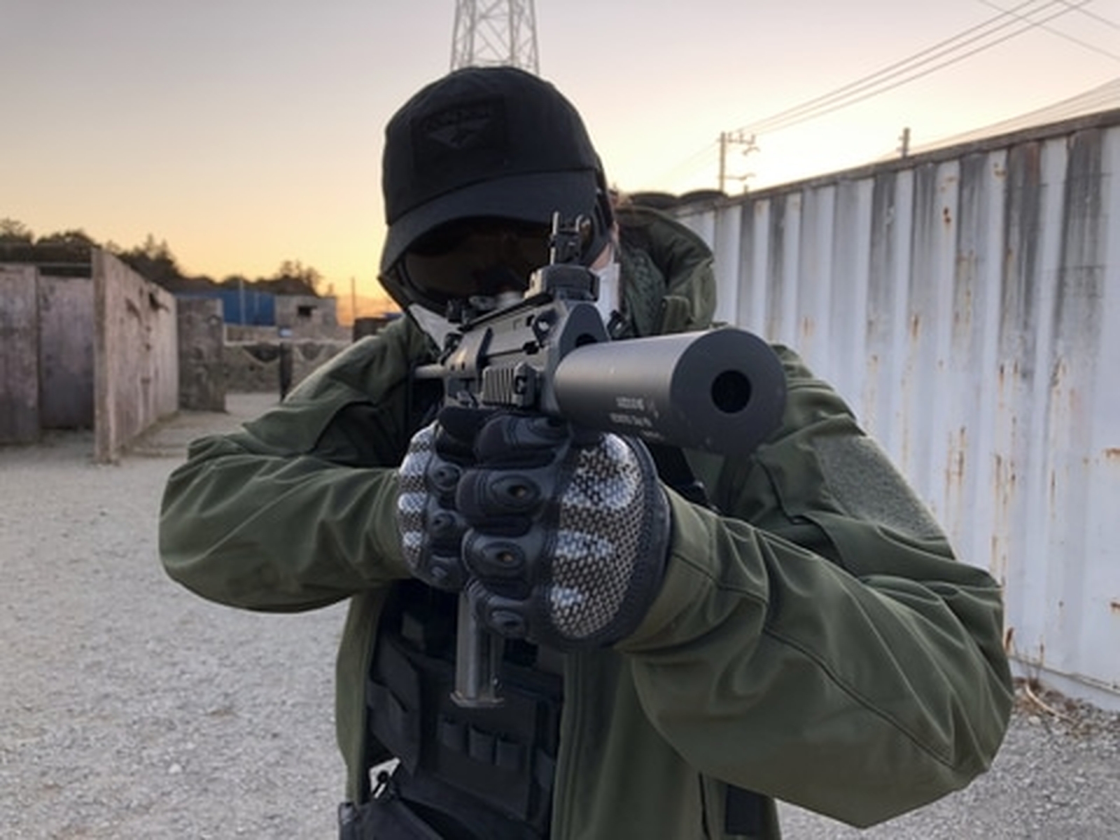 画像のサイレンサーは本体と同時に購入したKing Armsの「H&Kプロサイレンサー」。今回紹介するアタッチメントとは別物