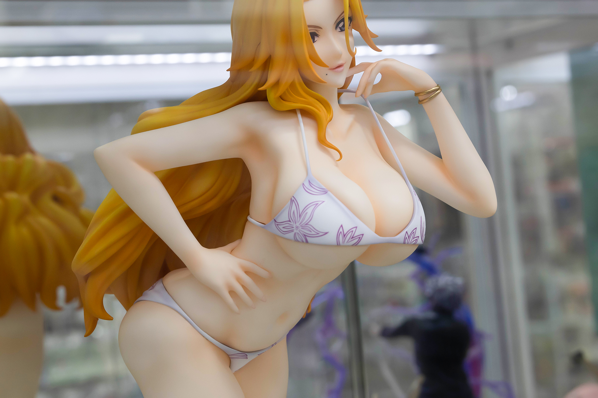 見よ、この素晴らしいボディラインを！