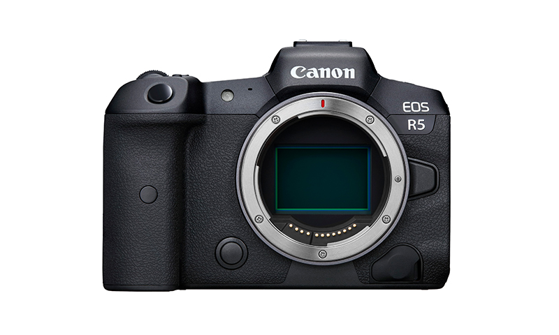 価格改定の対象となるミラーレス一眼「EOS R5」