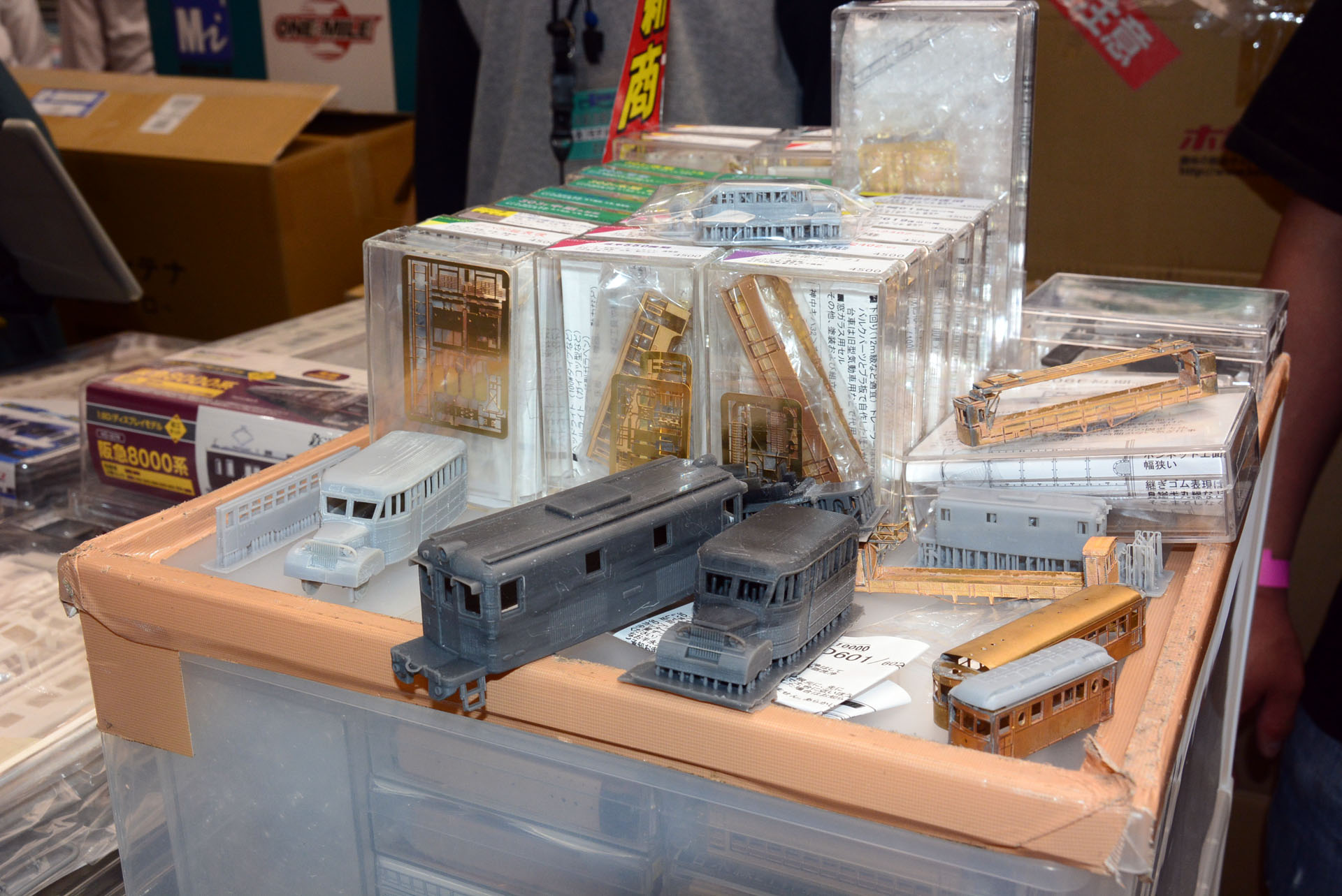 暖房管、手ブレーキ、バックプレート……名前だけだとどこの部品かもわからない。このディテールアップパーツを使うこだわりが楽しい