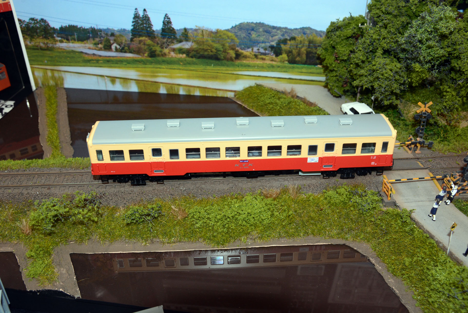 「小湊鐵道キハ200形」は2月に再生産された。価格は9,900円(税込)。特徴的なボディカラーは塗装済みとなっている。