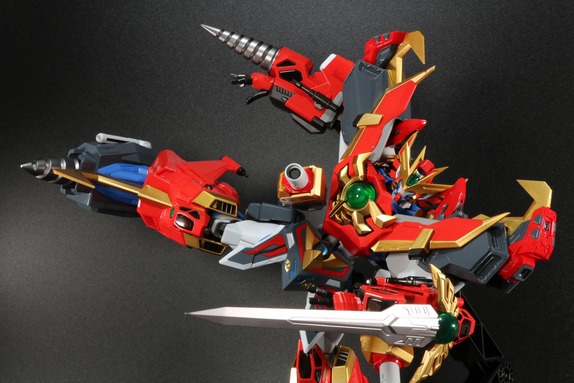 台座に固定することで、大きく足を振り上げることも可能