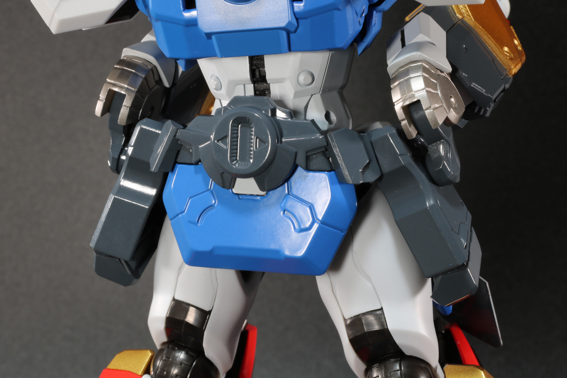 リアアーマーの接続口にキャノンパーツを装着