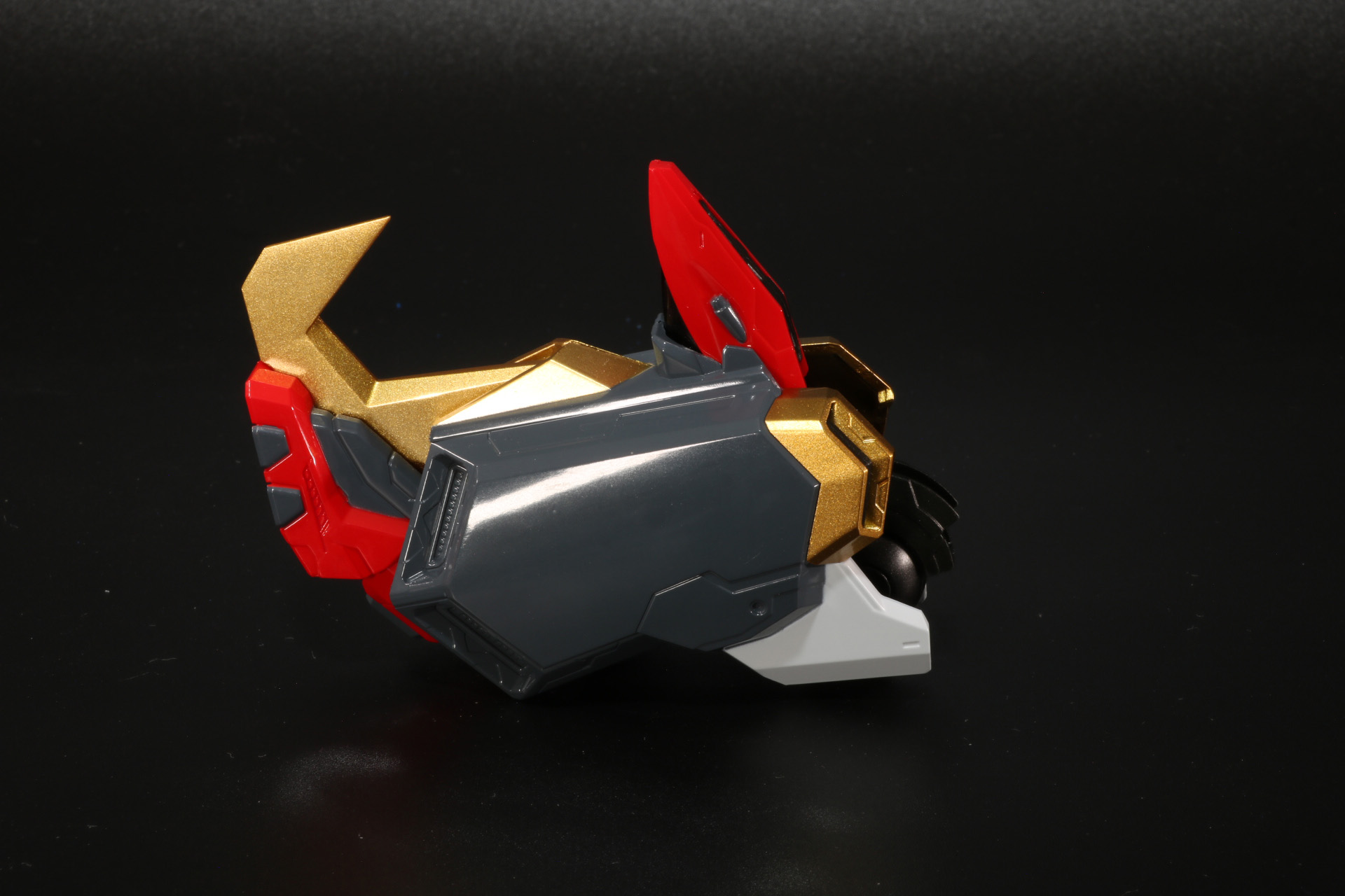 肩アーマーは一度分解する