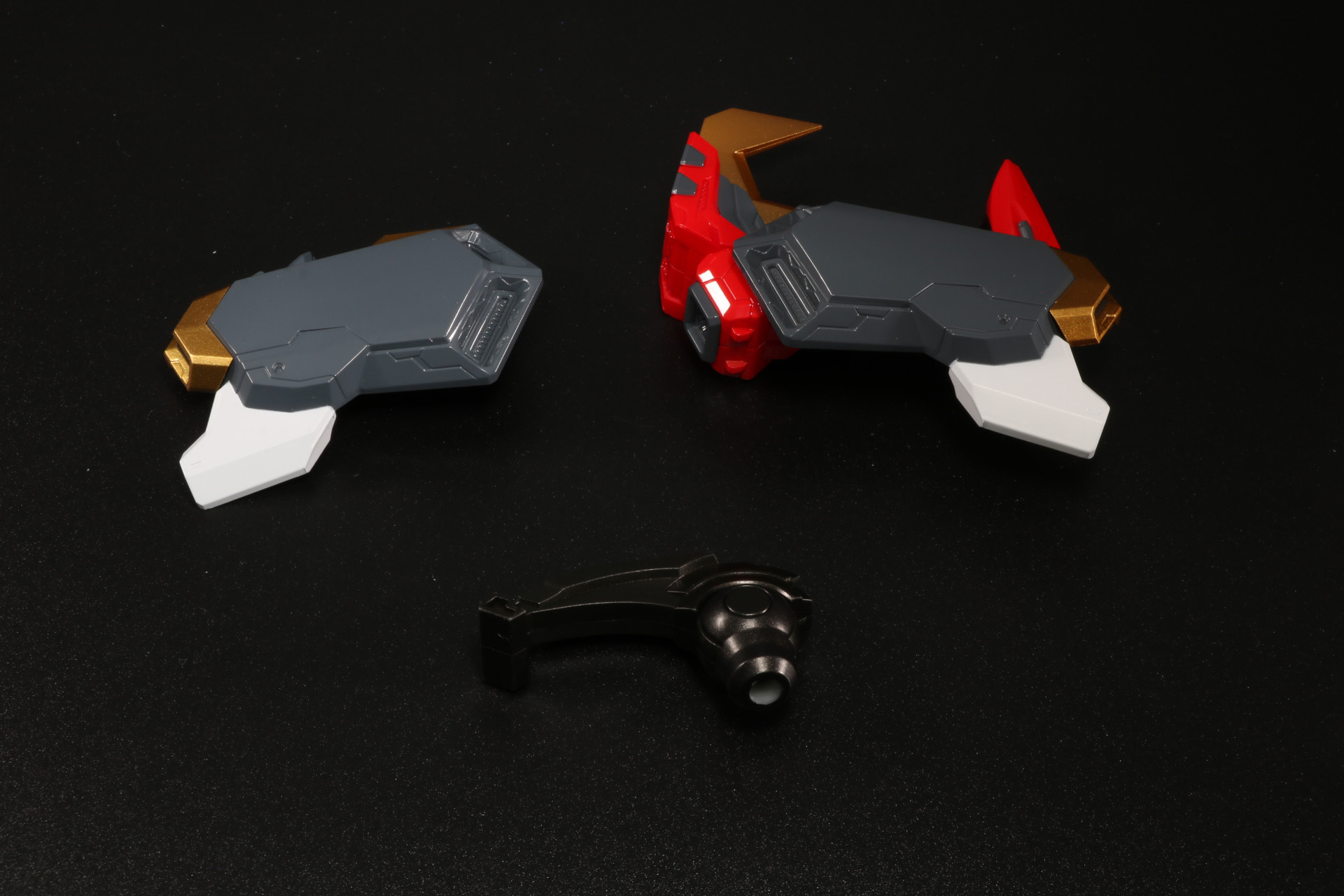 肩アーマーは一度分解する