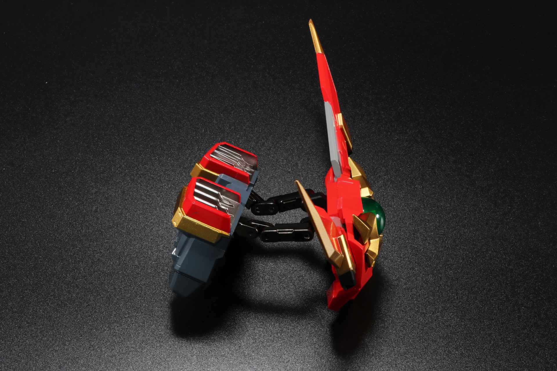 胸部パーツは前後に展開