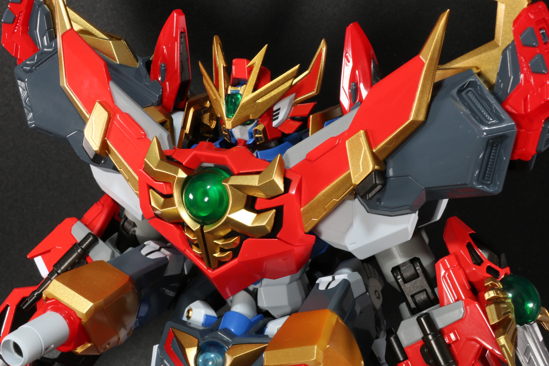 胸部パーツがマッシブさを演出