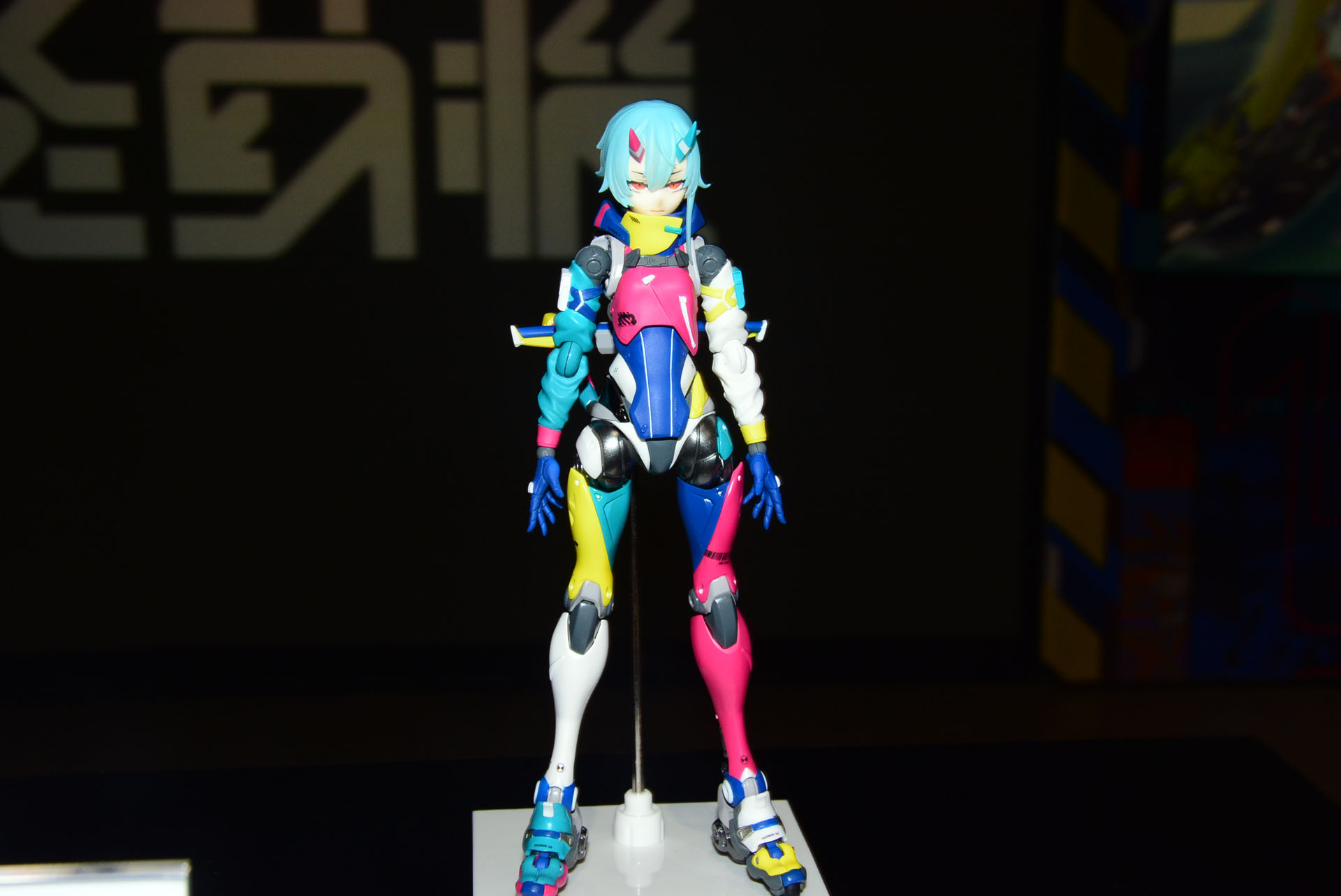 かなり華やかな色合いの"PSYCHEDELIC RUSHF"