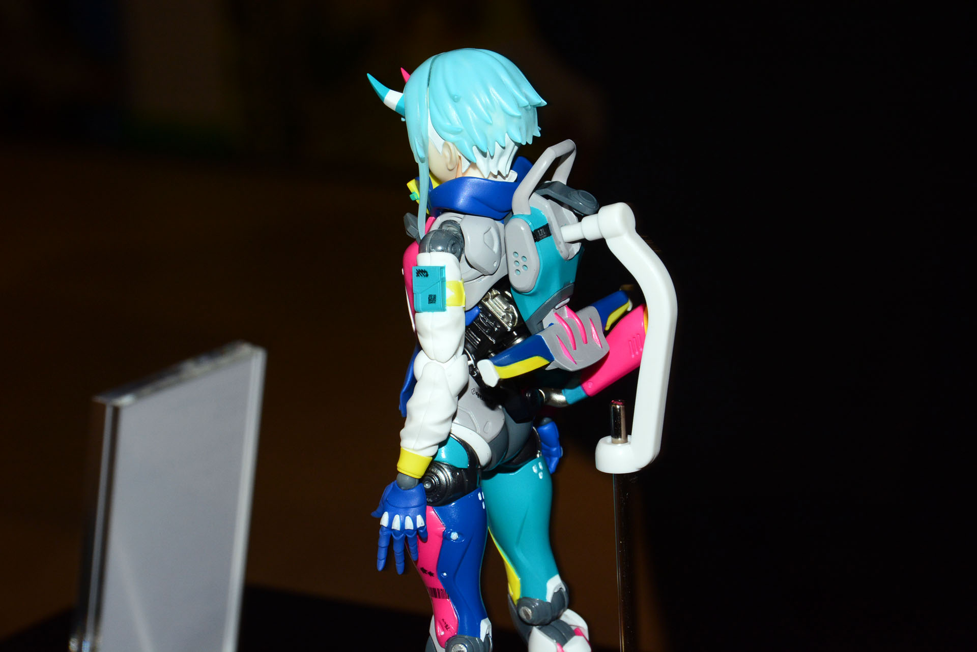 かなり華やかな色合いの"PSYCHEDELIC RUSHF"