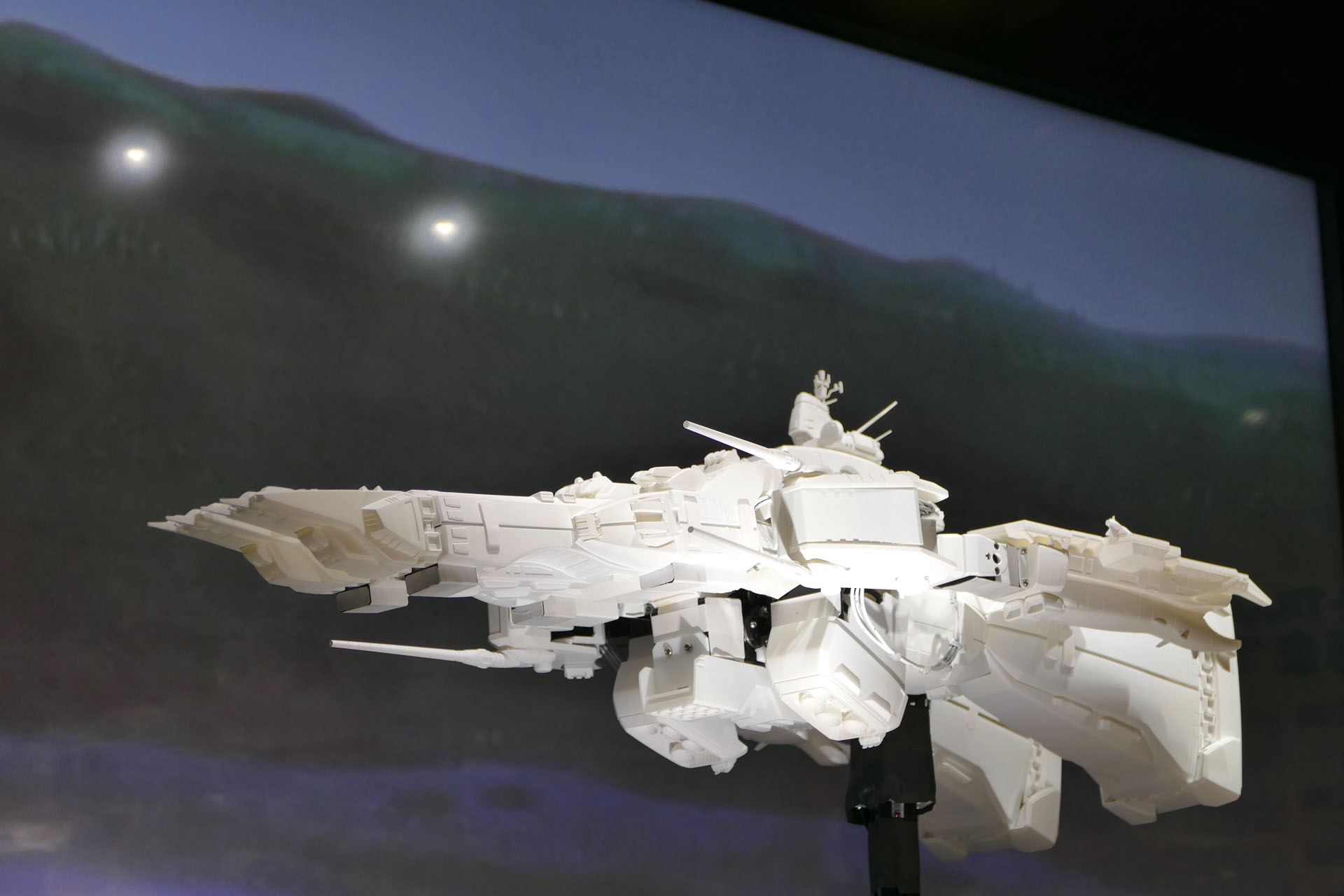 主砲部分の重さの支持は今後の課題