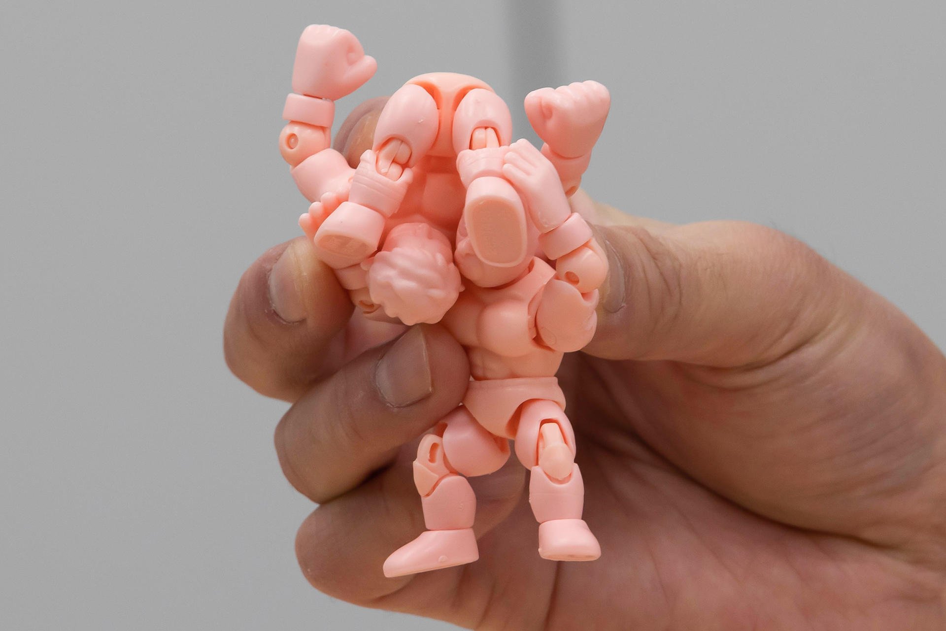 付属のエクストラパーツなどの組みあわせにより、キンケシとは思えない技の再現なども可能になった