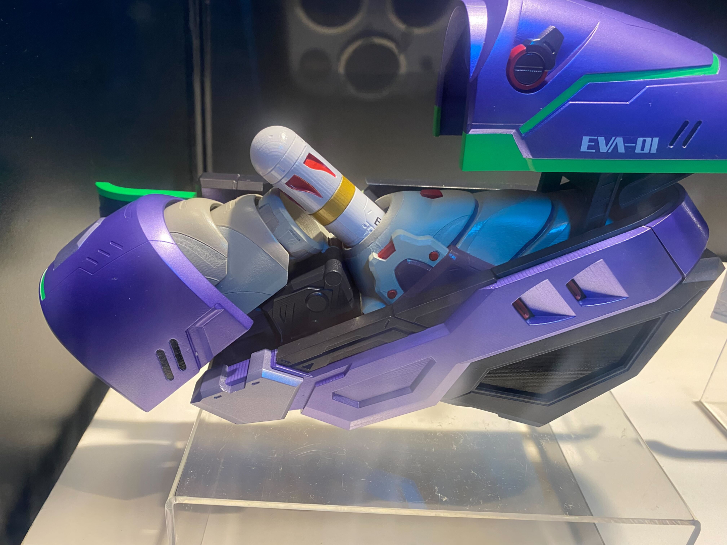 一次試作品から彩色試作品までを展示