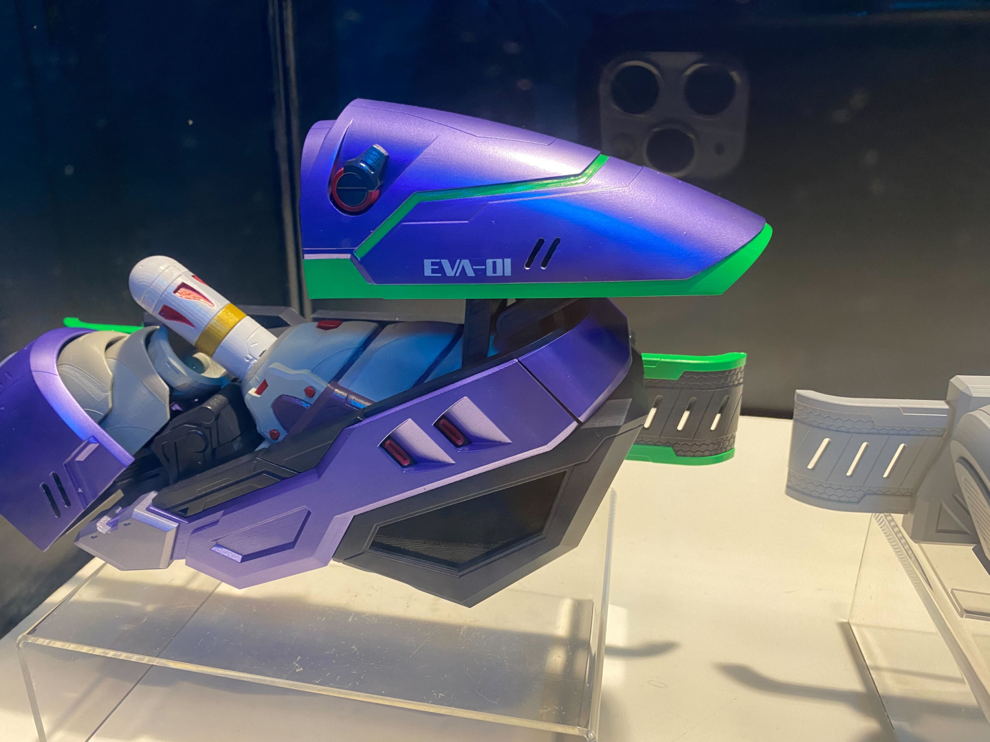 一次試作品から彩色試作品までを展示