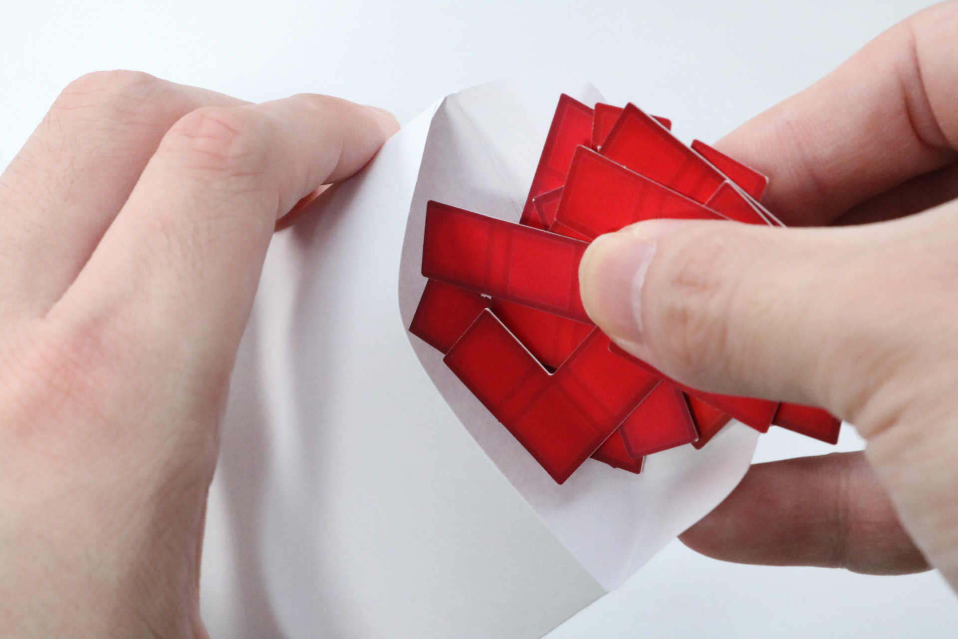 遊び終わったらピースは紙袋に収納できる