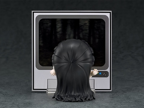誰もが知るあの怨霊が、井戸とビデオがセットになってねんどろいど化