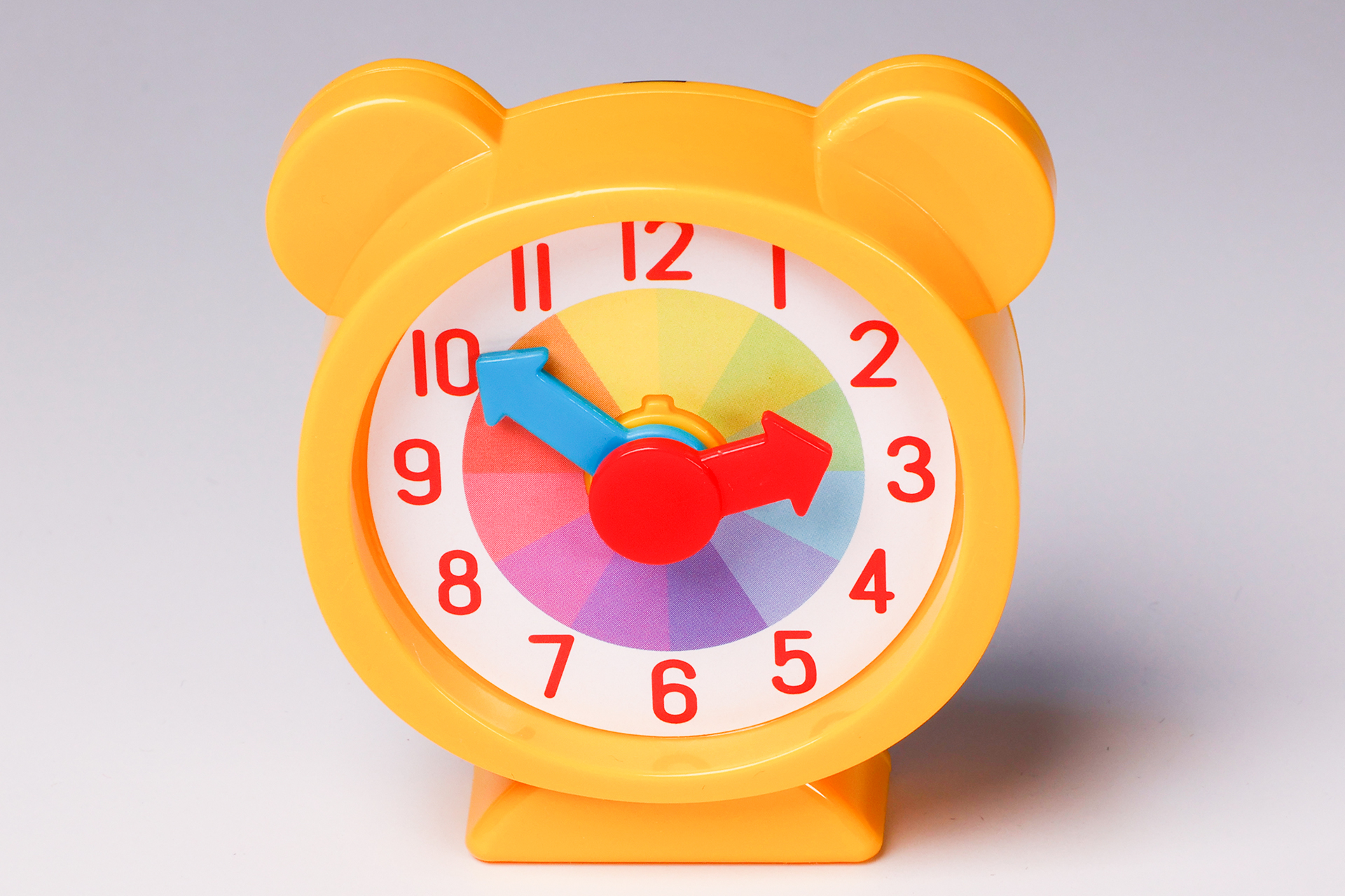 時計としては使えないが、見た目がカラフルでかわいらしい