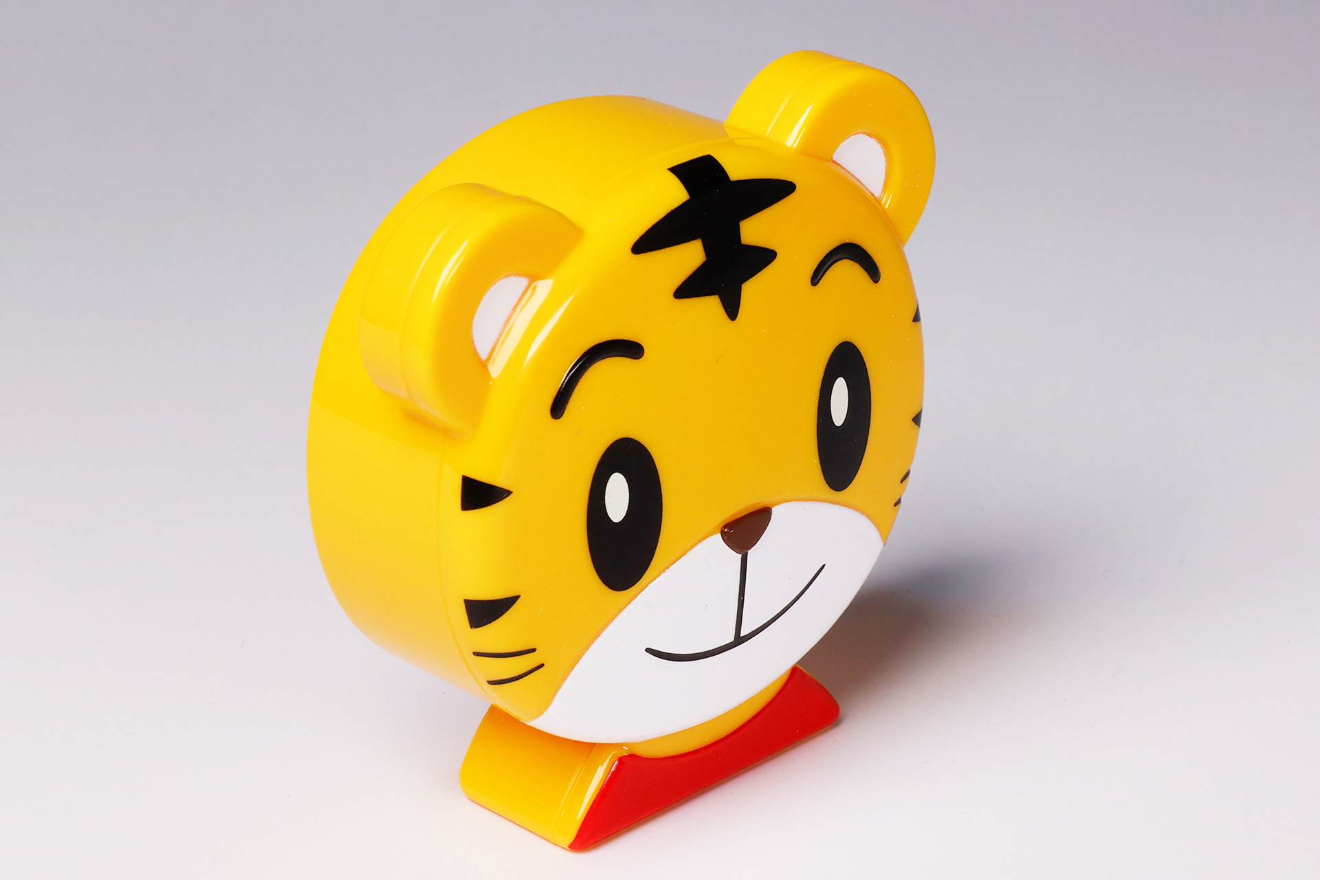 時計と反対側には、しまじろうの顔が描かれている