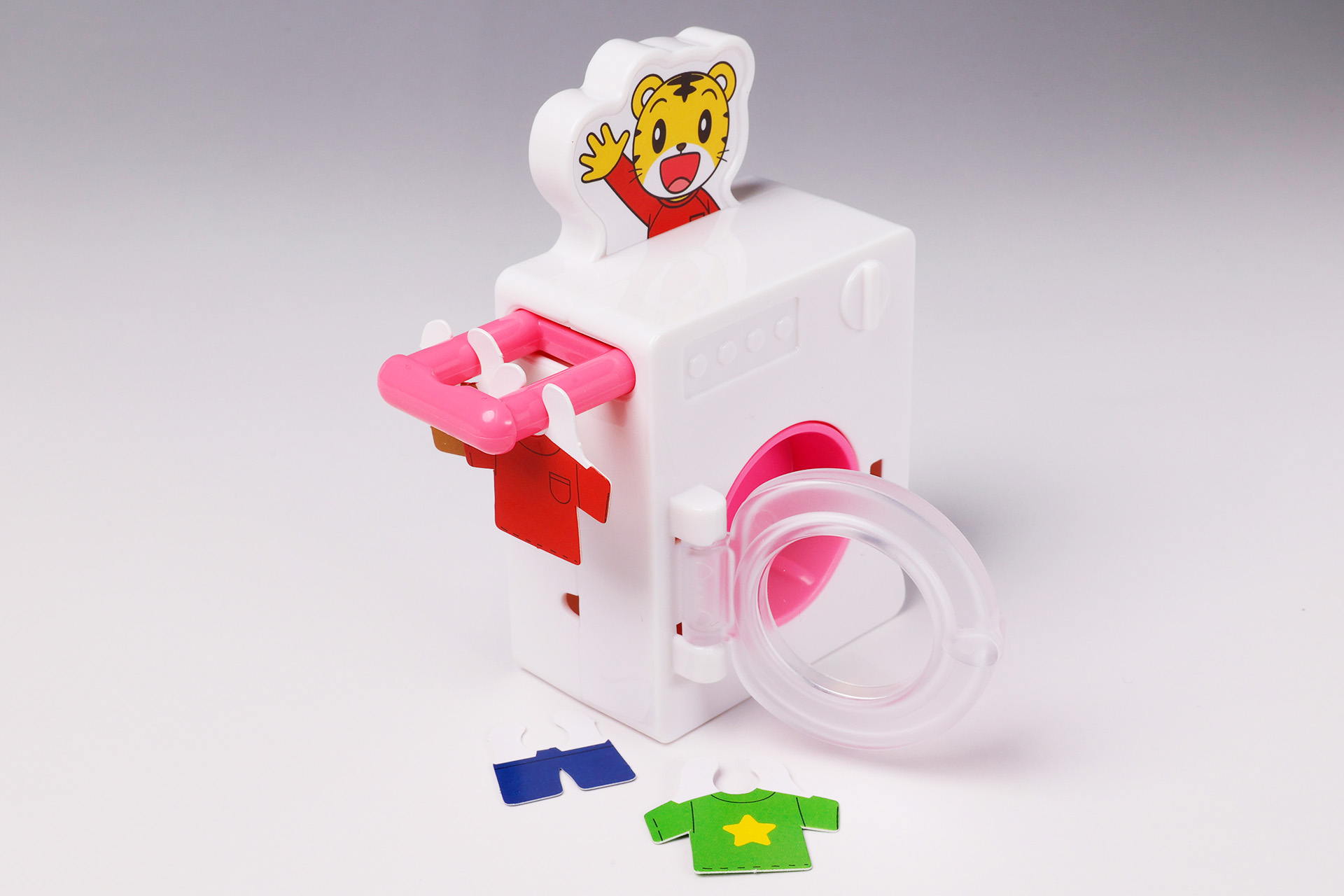 横の竿を引き出して、洋服を掛けることもできる