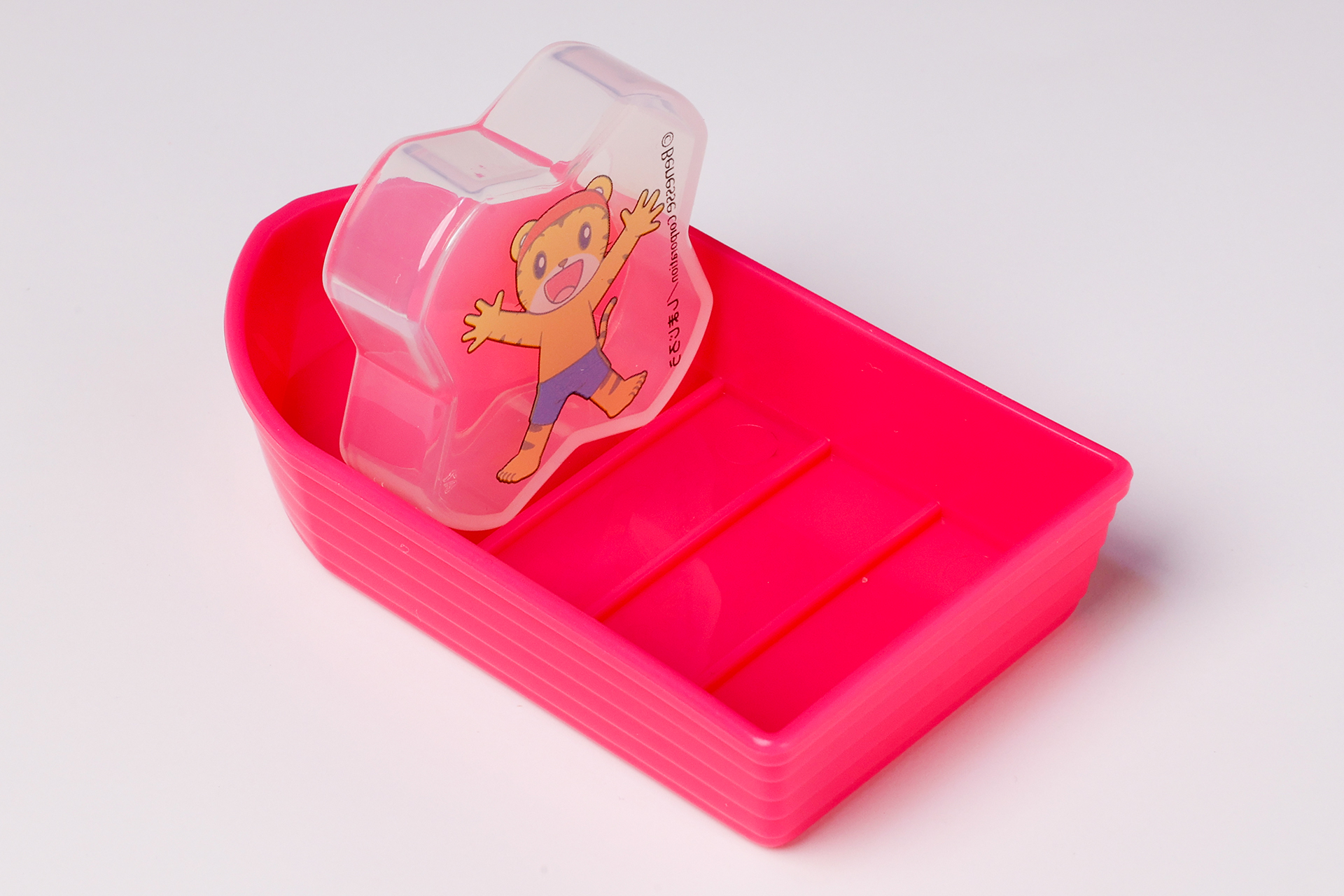 ブロックを載せるボートには、仕切りのようなものが入っている