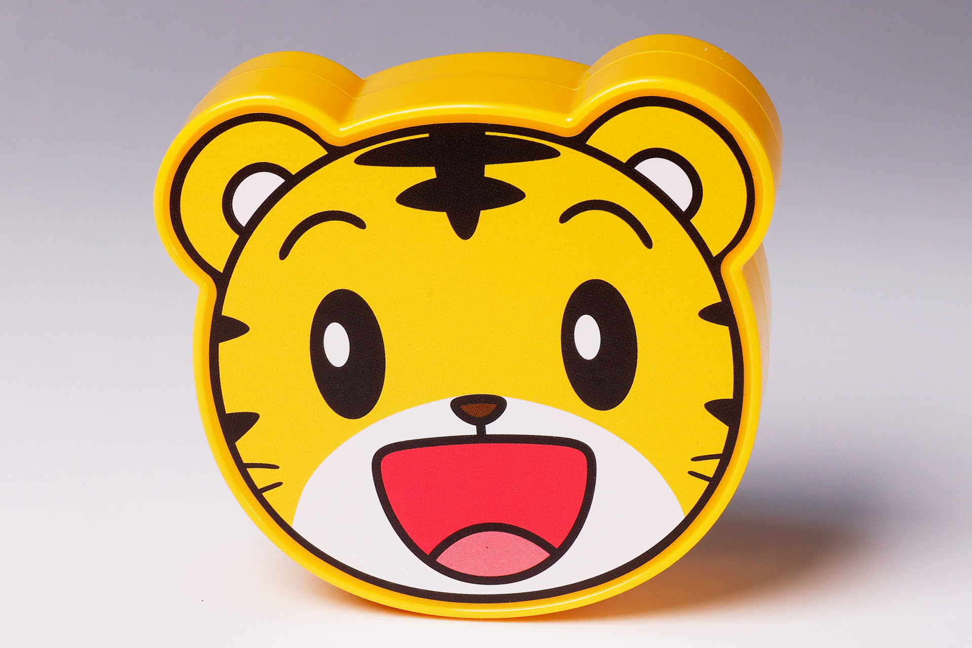 ケースには、しまじろうの顔が描かれている