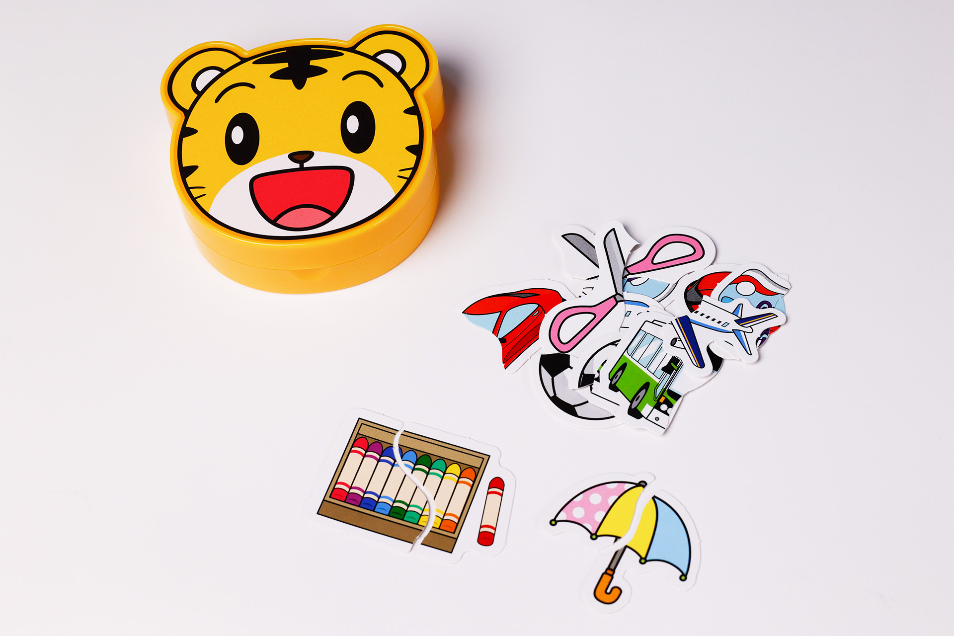 さきほどのカードから、ペアになるものを組み合わせて絵を完成させよう！