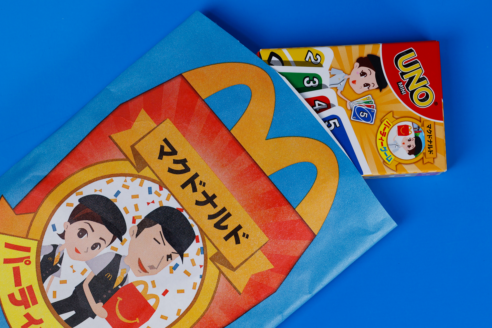 ハッピーセット「マクドナルド パーティーゲーム」のおもちゃ袋は、いつものビニール製ではなく、少し大きめのFSC認証パッケージが採用されている。ちなみに、遊び方などが書かれた説明書は、おもちゃの中の箱に同梱されている