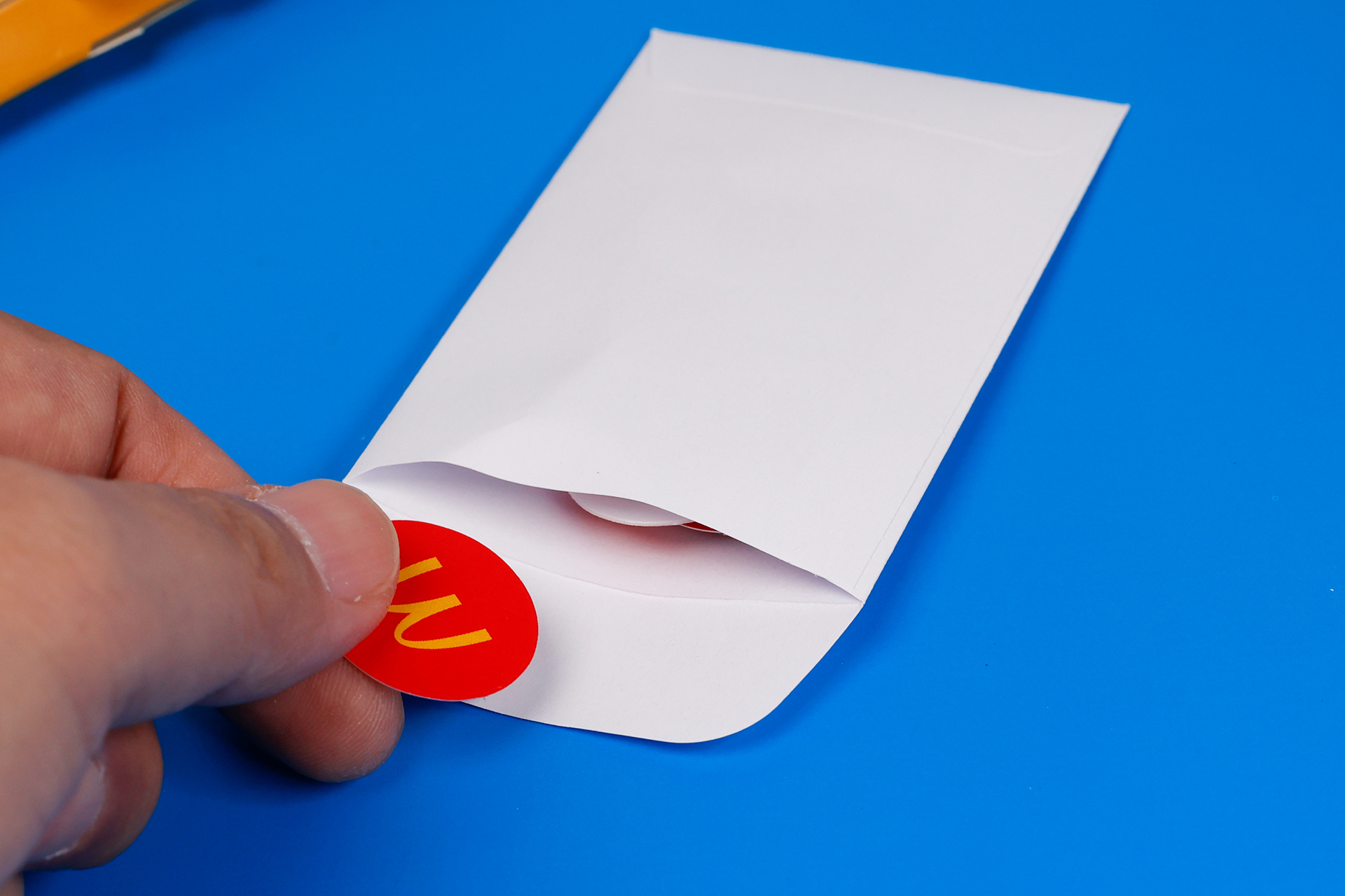 遊び終わった後のピースは、なくさないように同梱の封筒に入れておこう