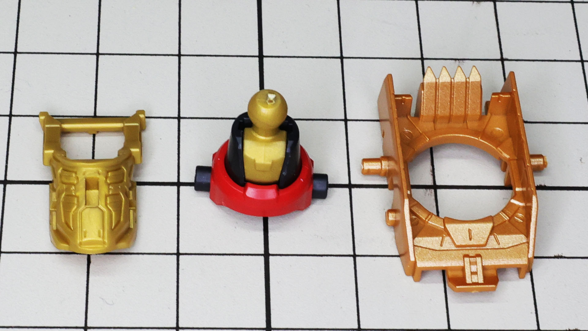 ボディ（上半身）にメカフレームと首ブロックを組付けます