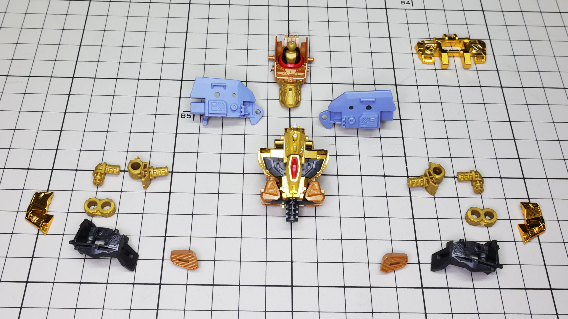 ボディ（上半身）にメカフレームと首ブロックを組付けます