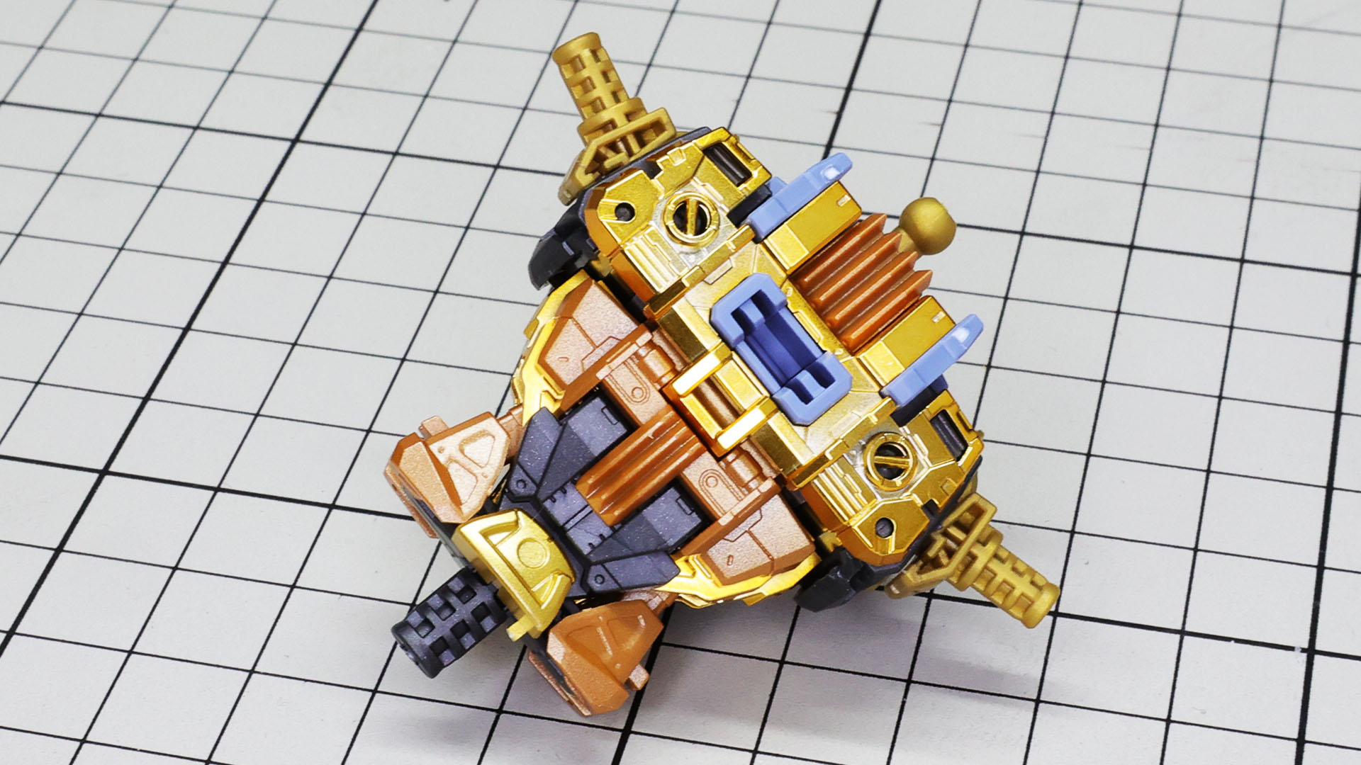 こちらが閉じた状態。上の写真と比べるとどこが動いているかがわかると思います