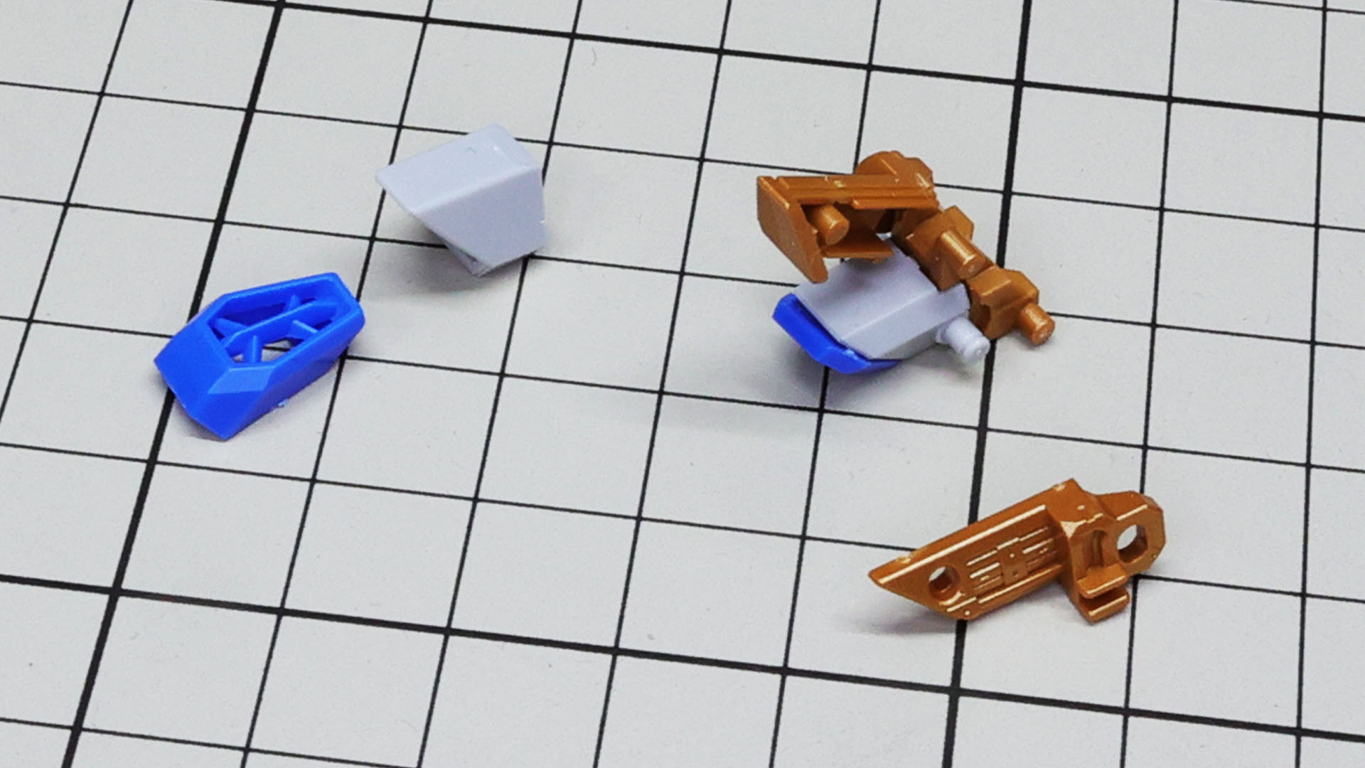 肩アーマーの内部メカが完成