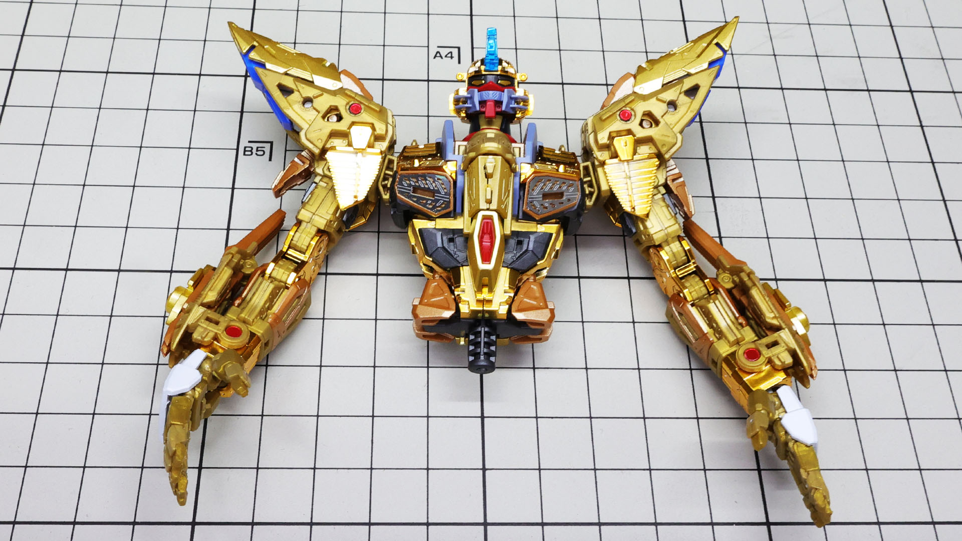 ボディ（上半身）に腕部をドッキングさせます。これだけでも大迫力です