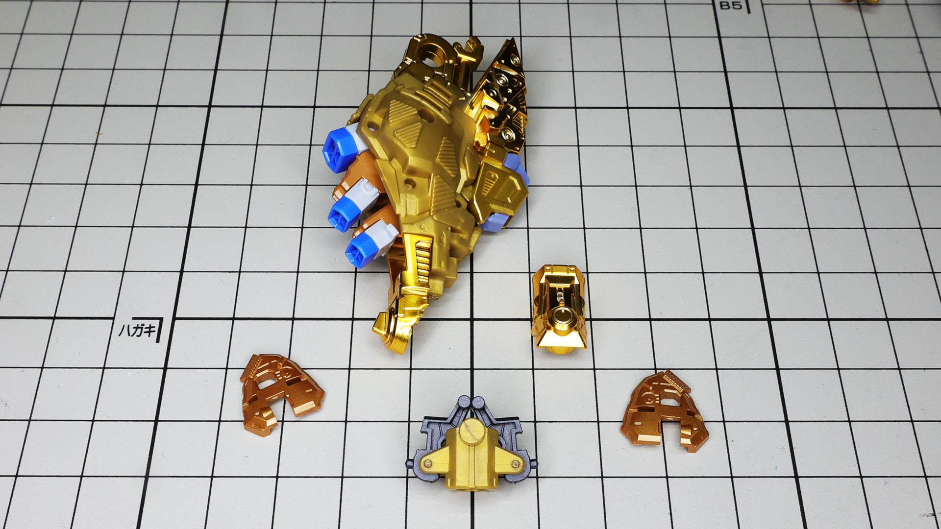 アキレス腱の部分を組付け……